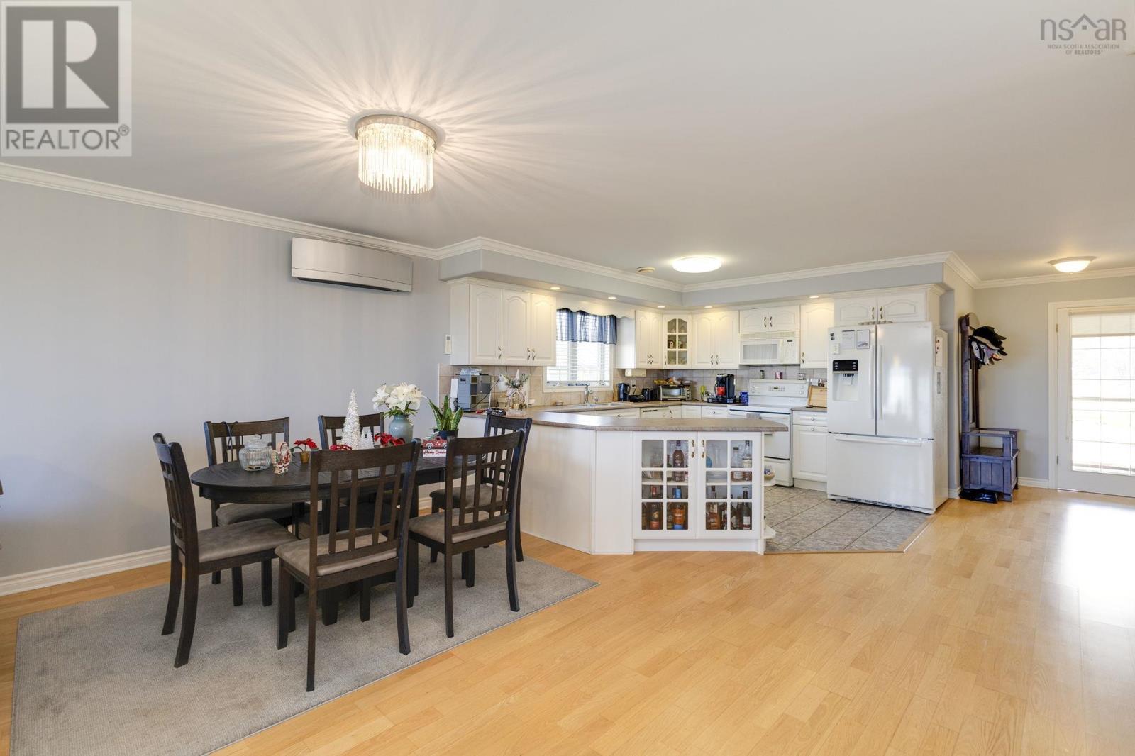 23 113 Simpson Road Property Photo 4