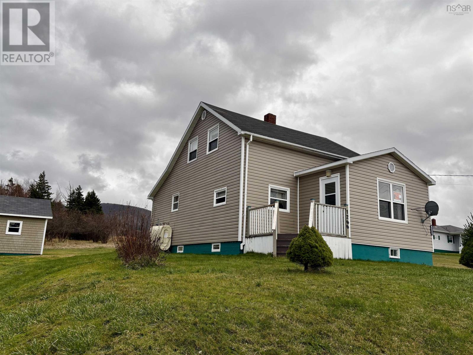 1266 Back Road Property Photo 1