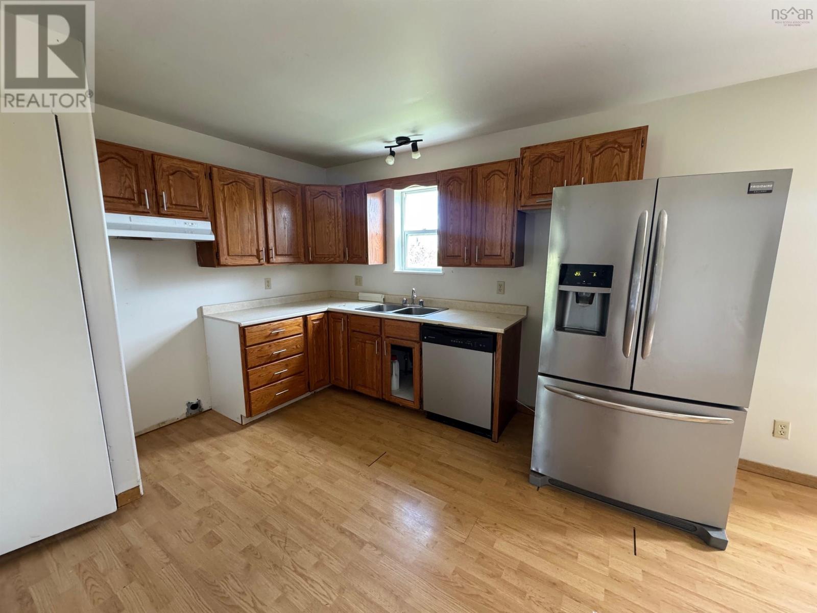 523/525 Truro Heights Road Property Photo 5