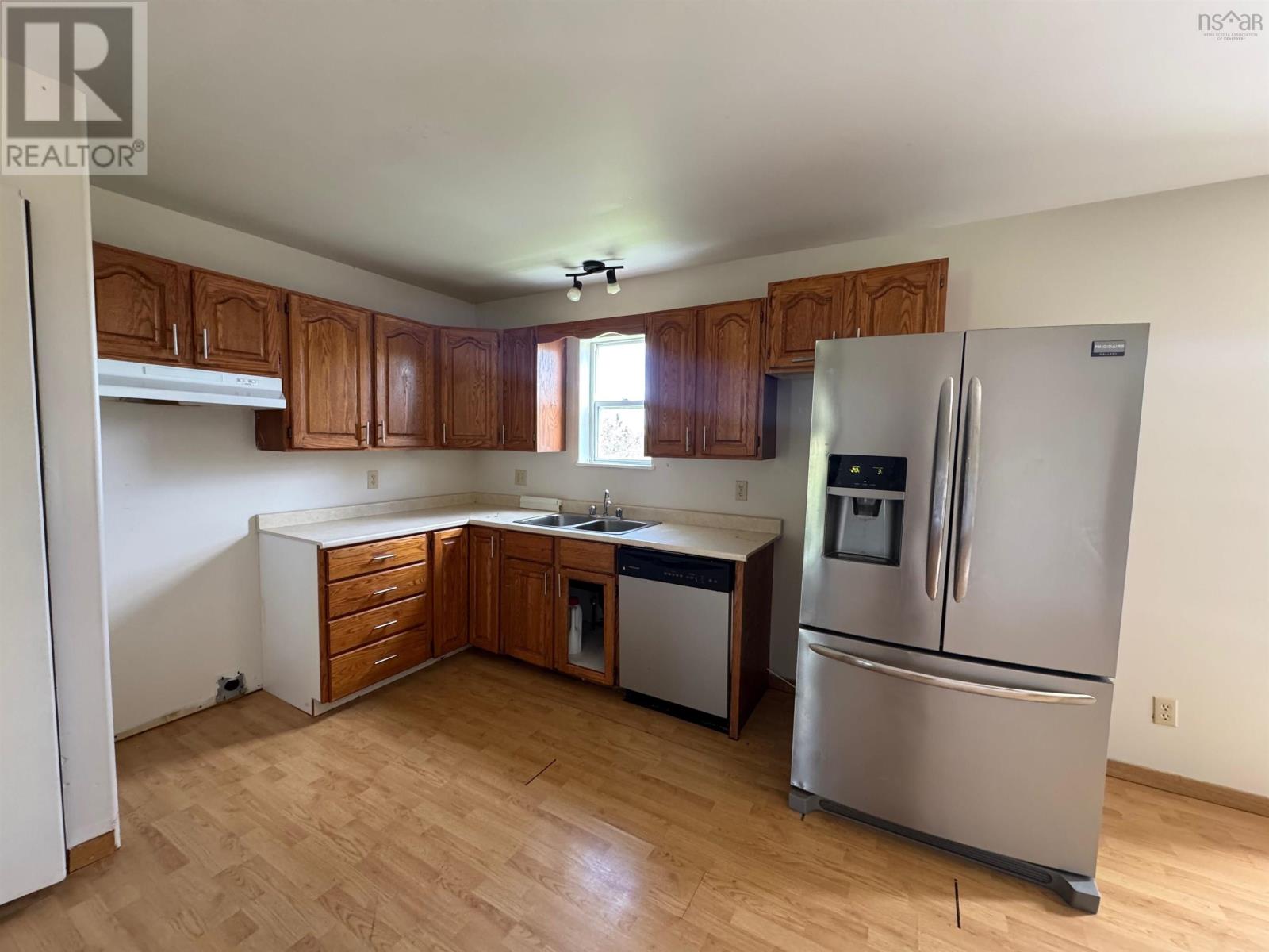 523/525 Truro Heights Road Property Photo 6