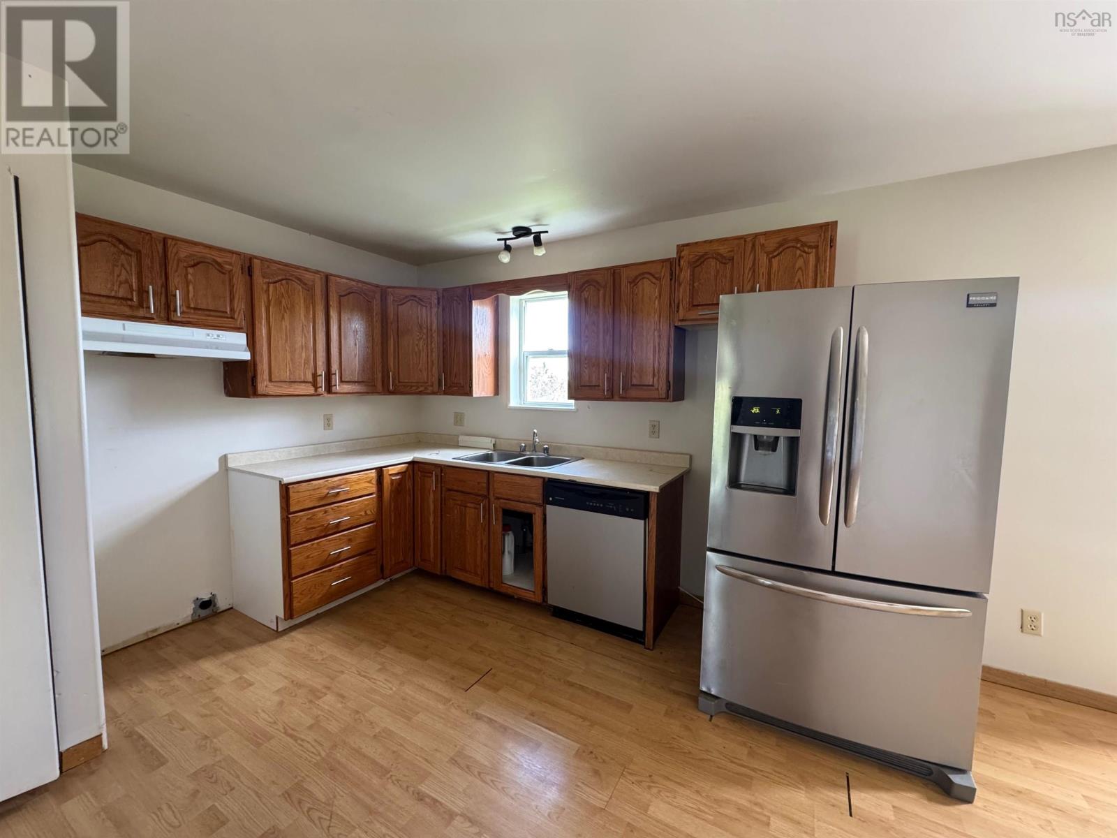 523/525 Truro Heights Road Property Photo 7