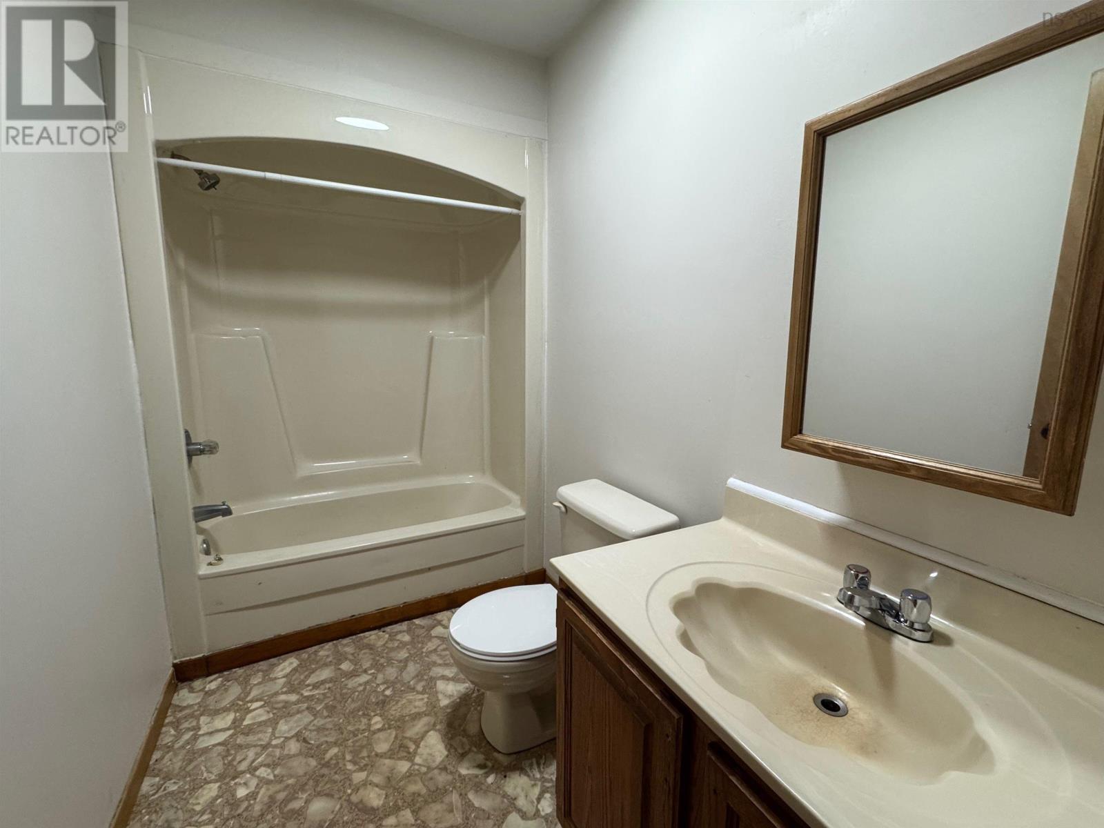 523/525 Truro Heights Road Property Photo 10