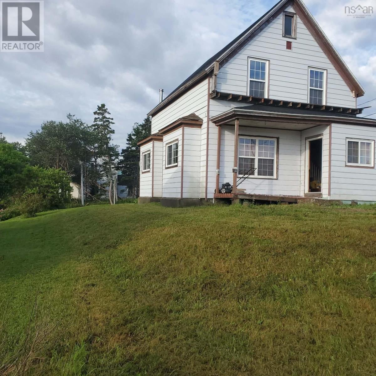 7 Centennial Street Property Photo 2