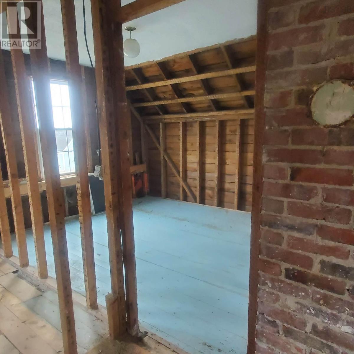 7 Centennial Street Property Photo 14