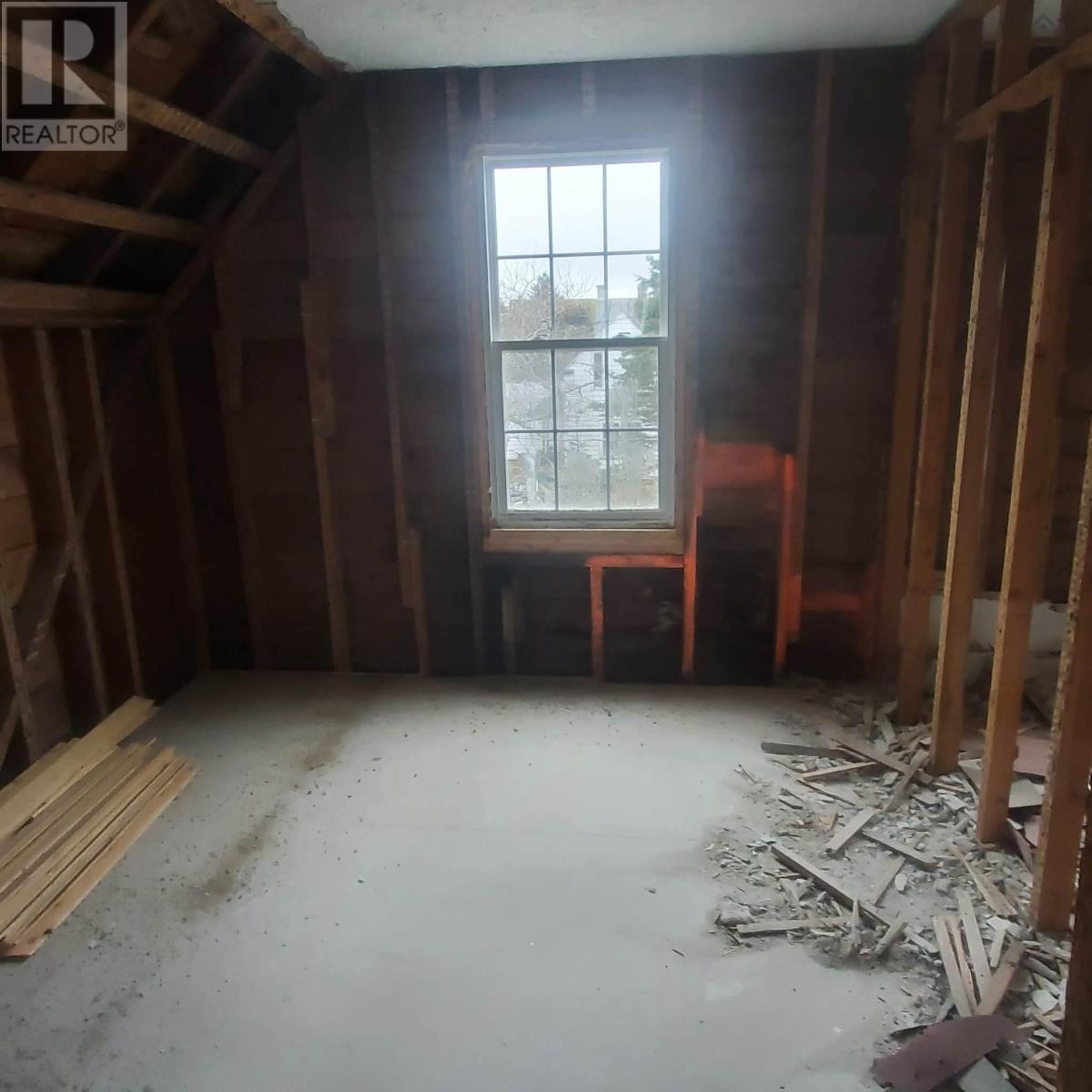 7 Centennial Street Property Photo 15