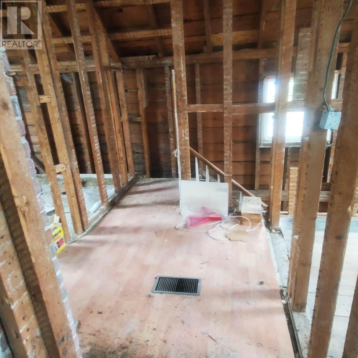 7 Centennial Street Property Photo 17