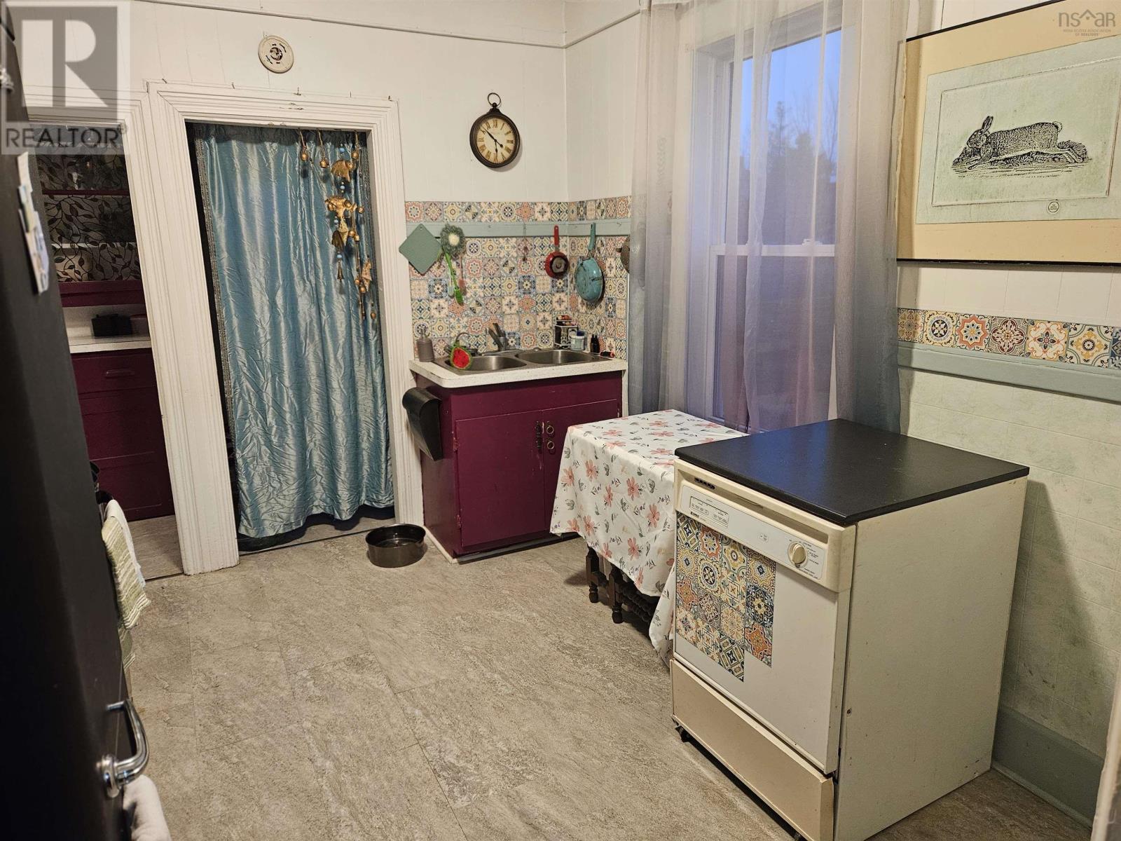 53 East Street Property Photo 8