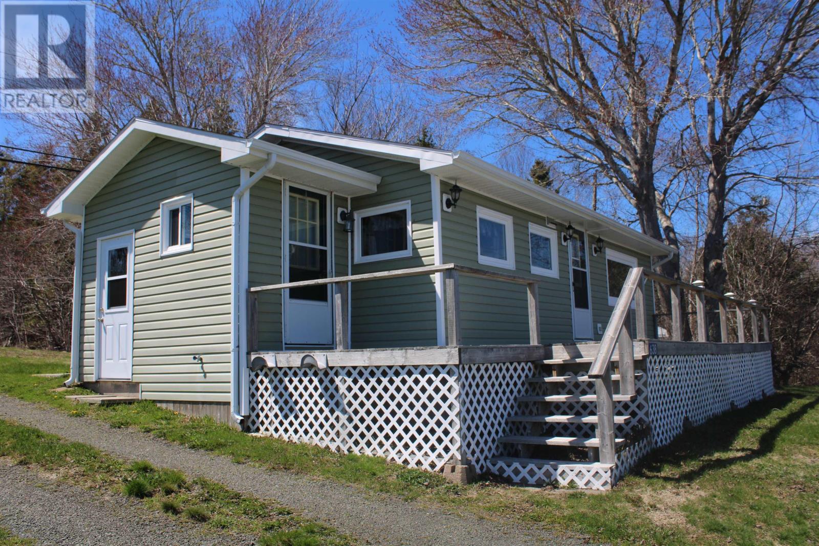 638 French Road Property Photo 3