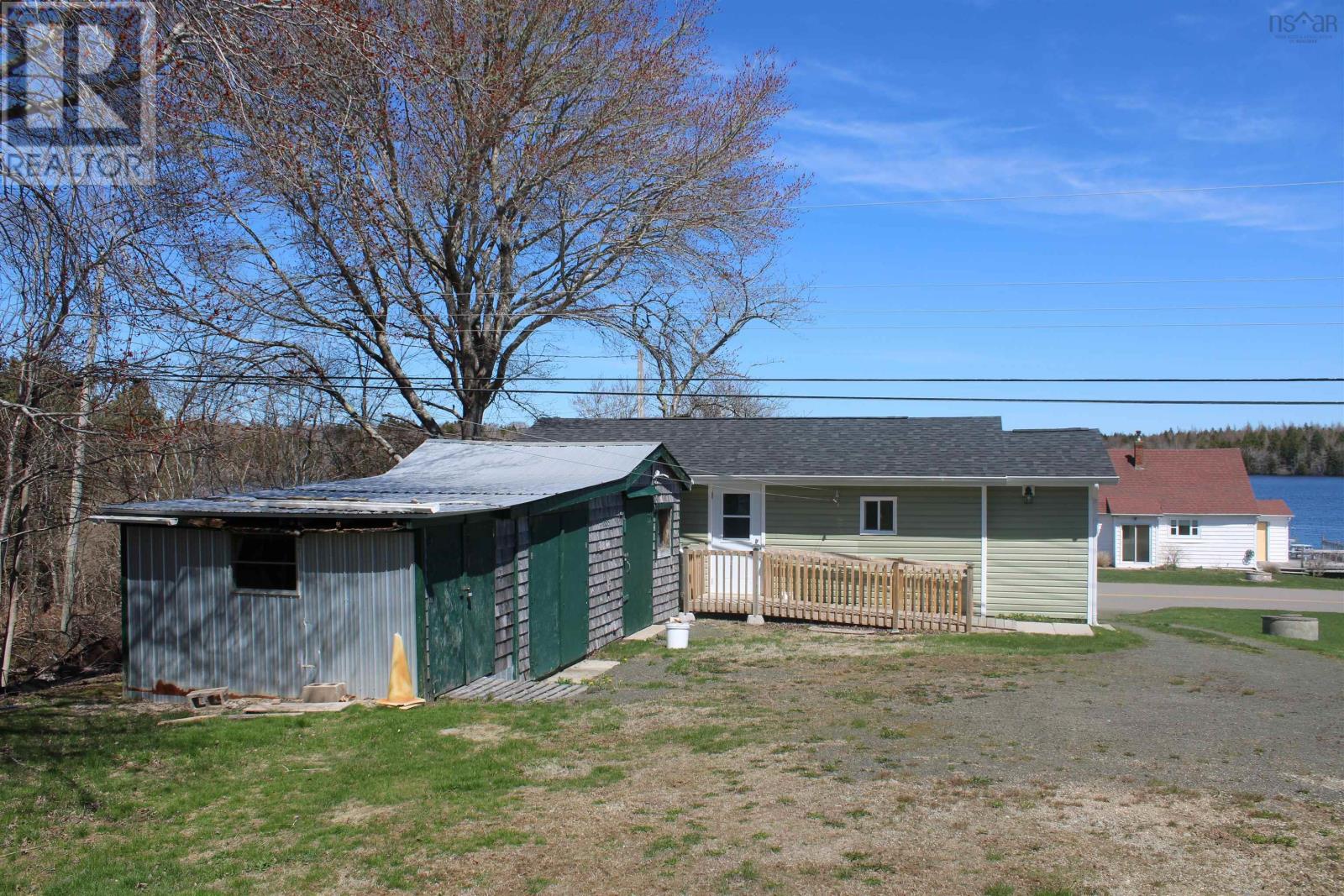 638 French Road Property Photo 9
