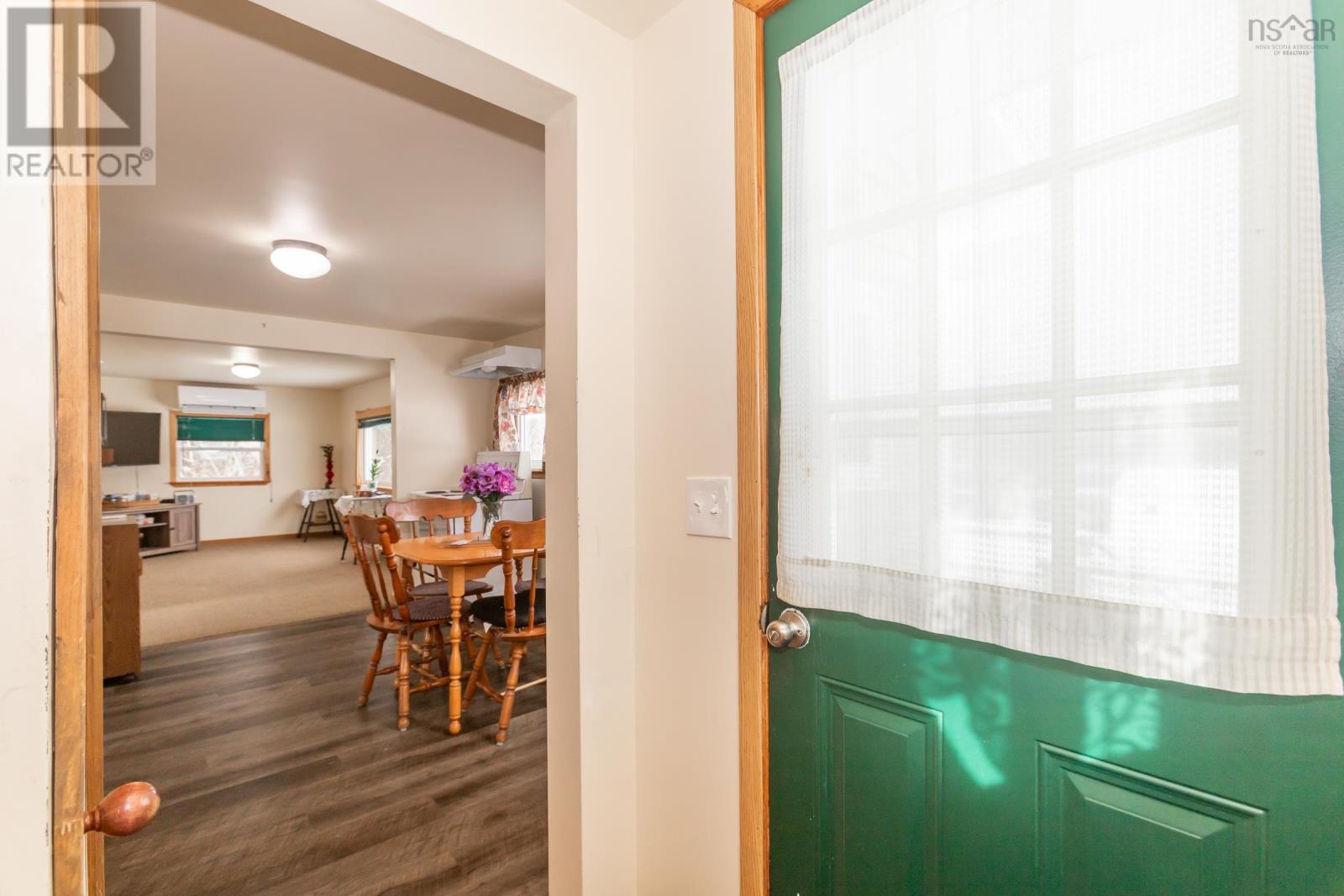 638 French Road Property Photo 10