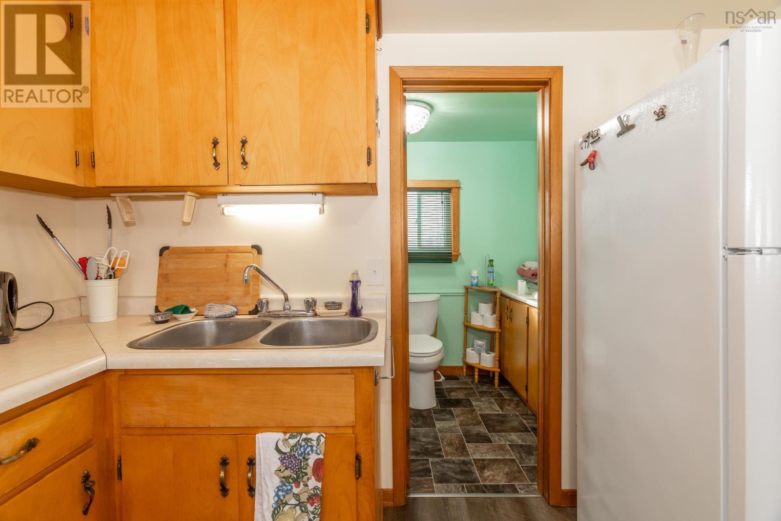 638 French Road Property Photo 12