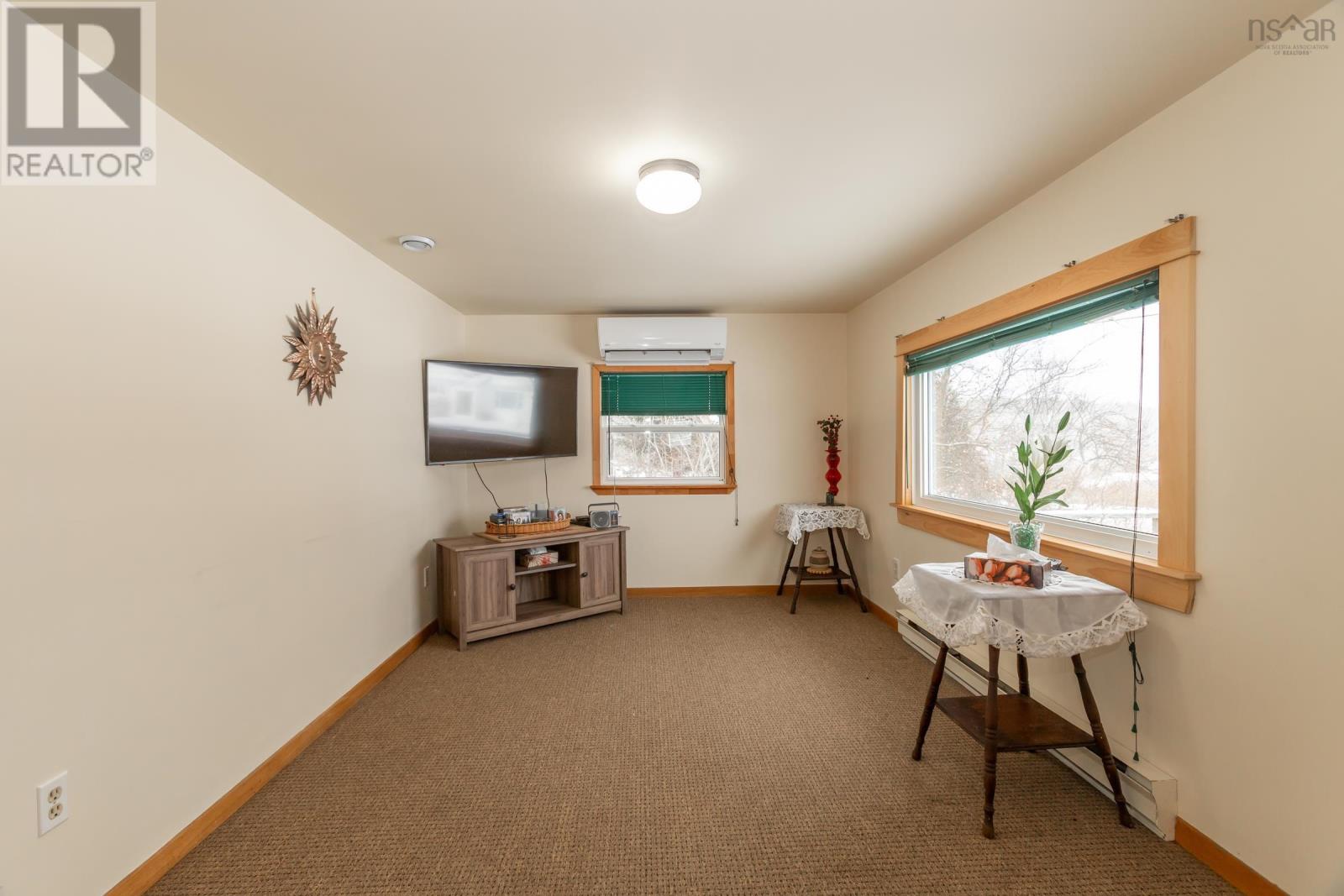 638 French Road Property Photo 17