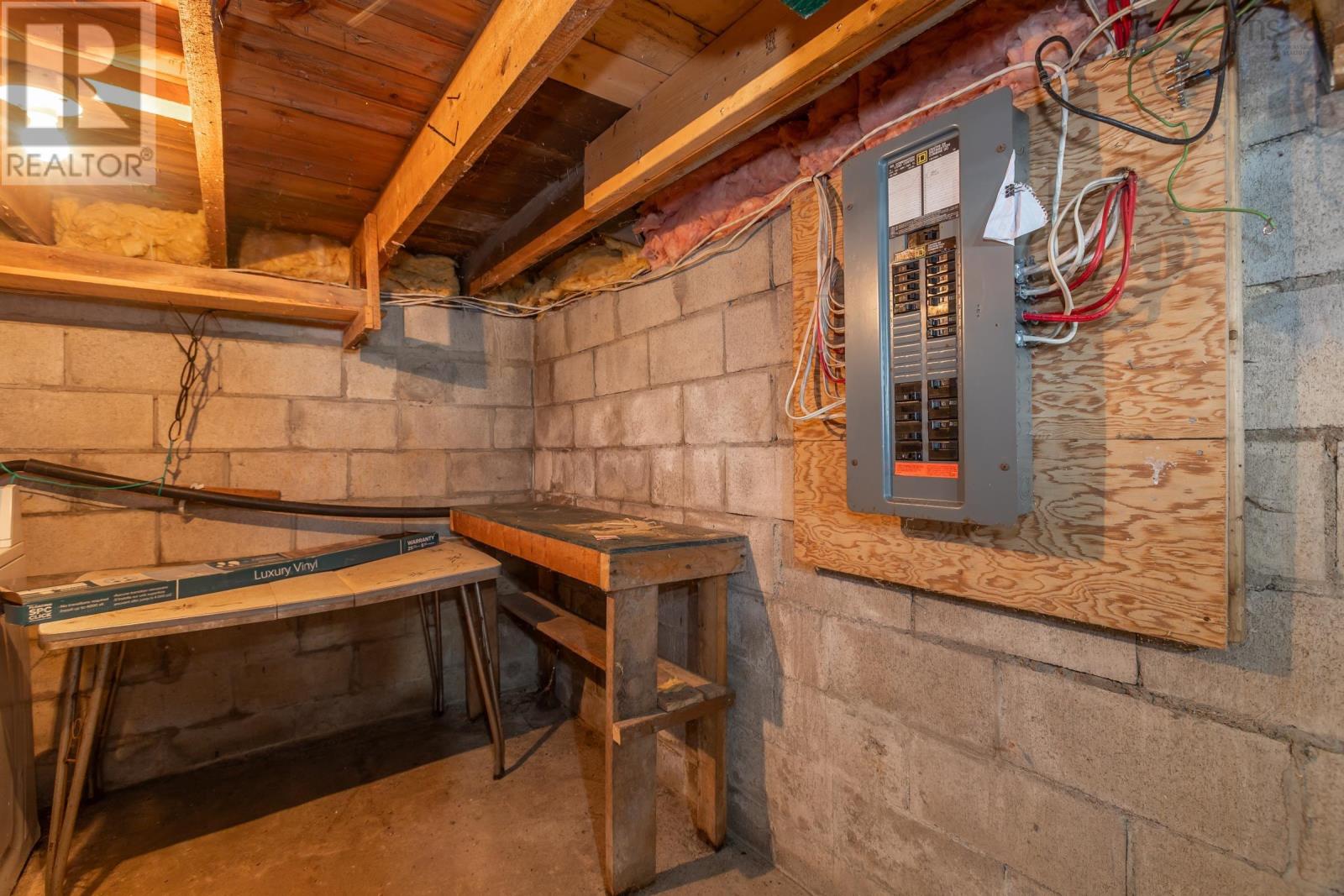 638 French Road Property Photo 26