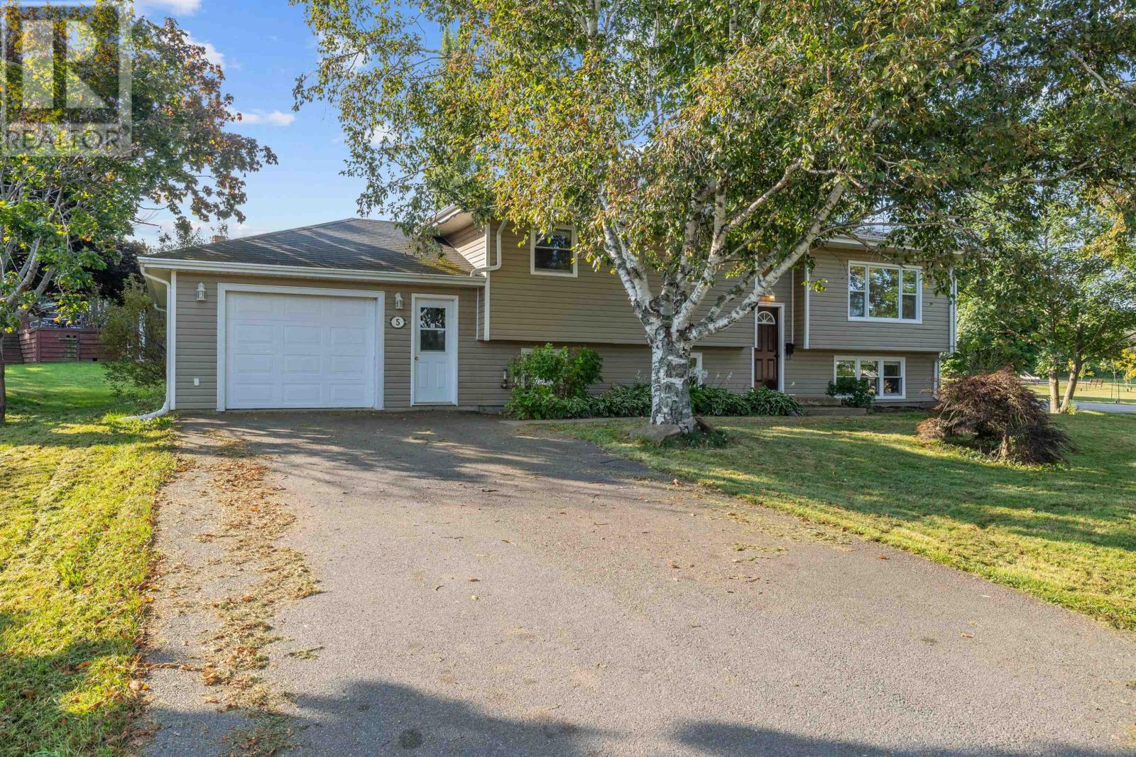 5 Ferguson Drive Property Photo 5