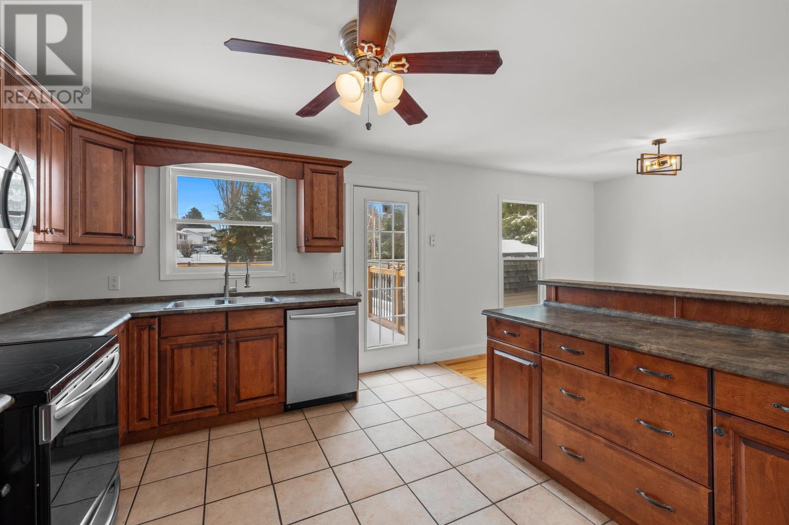 5 Ferguson Drive Property Photo 14