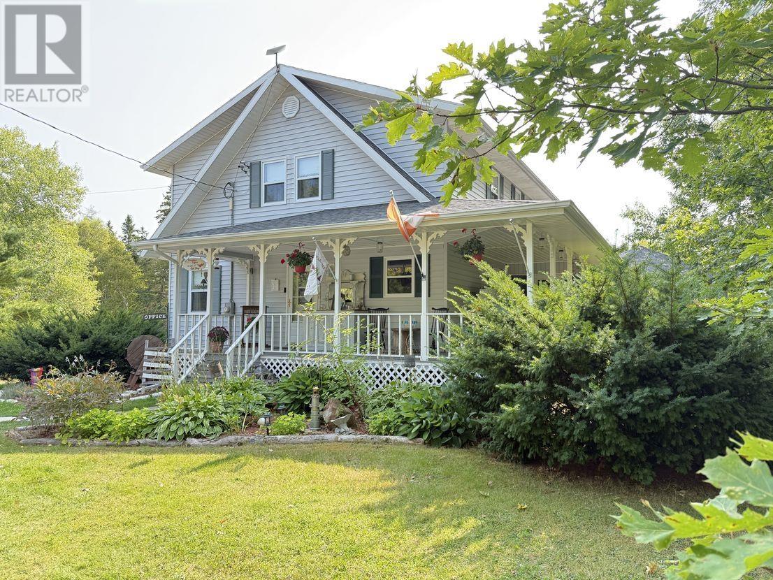 446 Fox River Road Property Photo 4