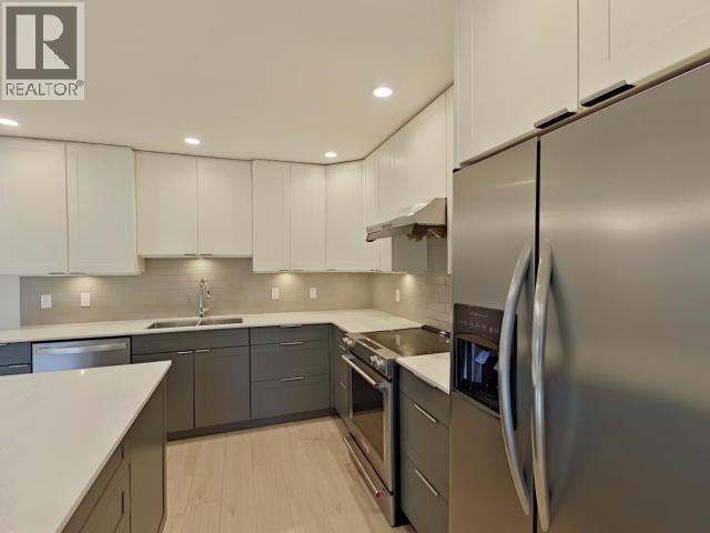 7129 Edgehill Crescent Property Photo 8