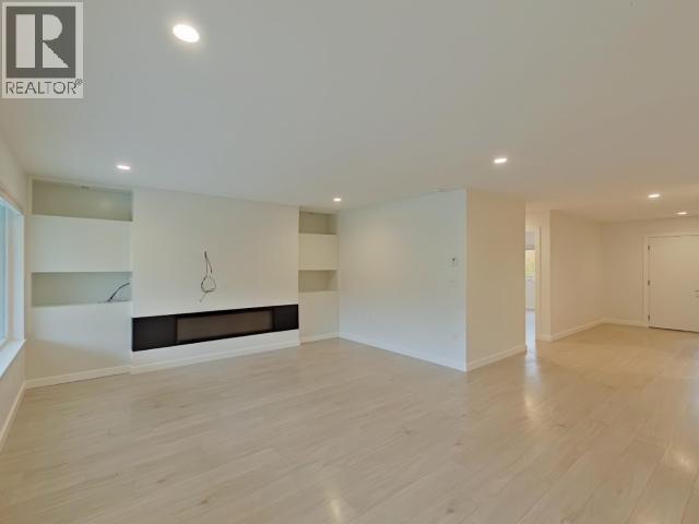 7129 Edgehill Crescent Property Photo 13