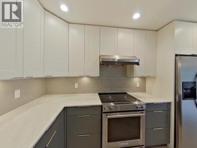 7129 Edgehill Crescent Property Photo 16