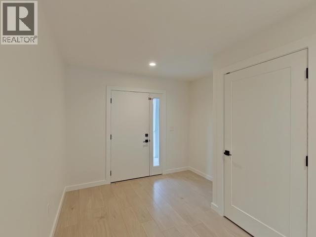 7129 Edgehill Crescent Property Photo 21