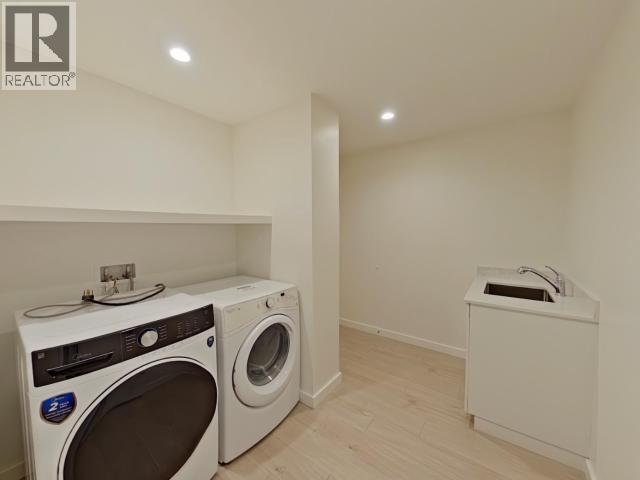 7129 Edgehill Crescent Property Photo 34