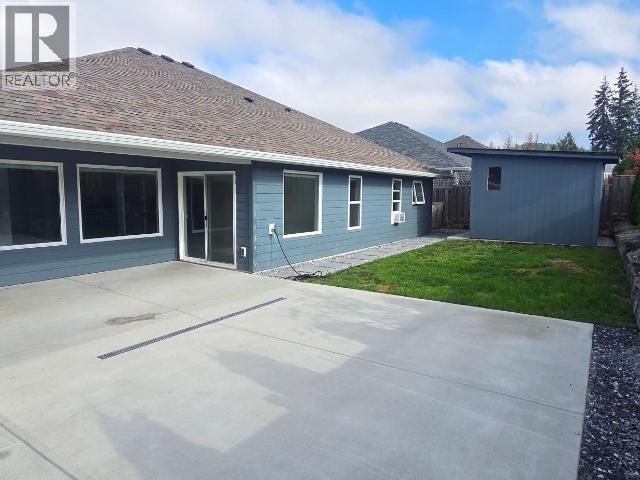 7129 Edgehill Crescent Property Photo 38