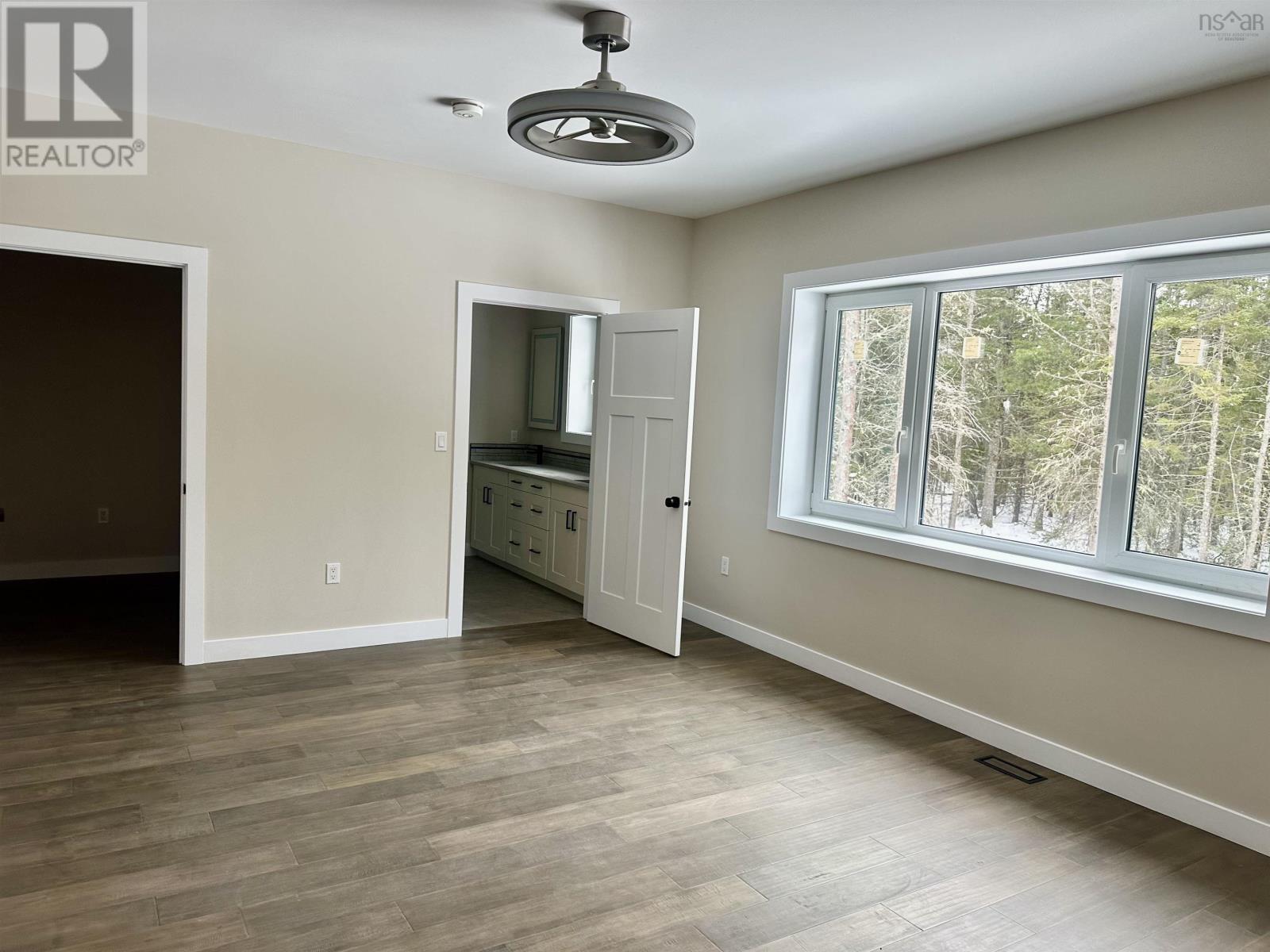 11 Chiavari Close Property Photo 18