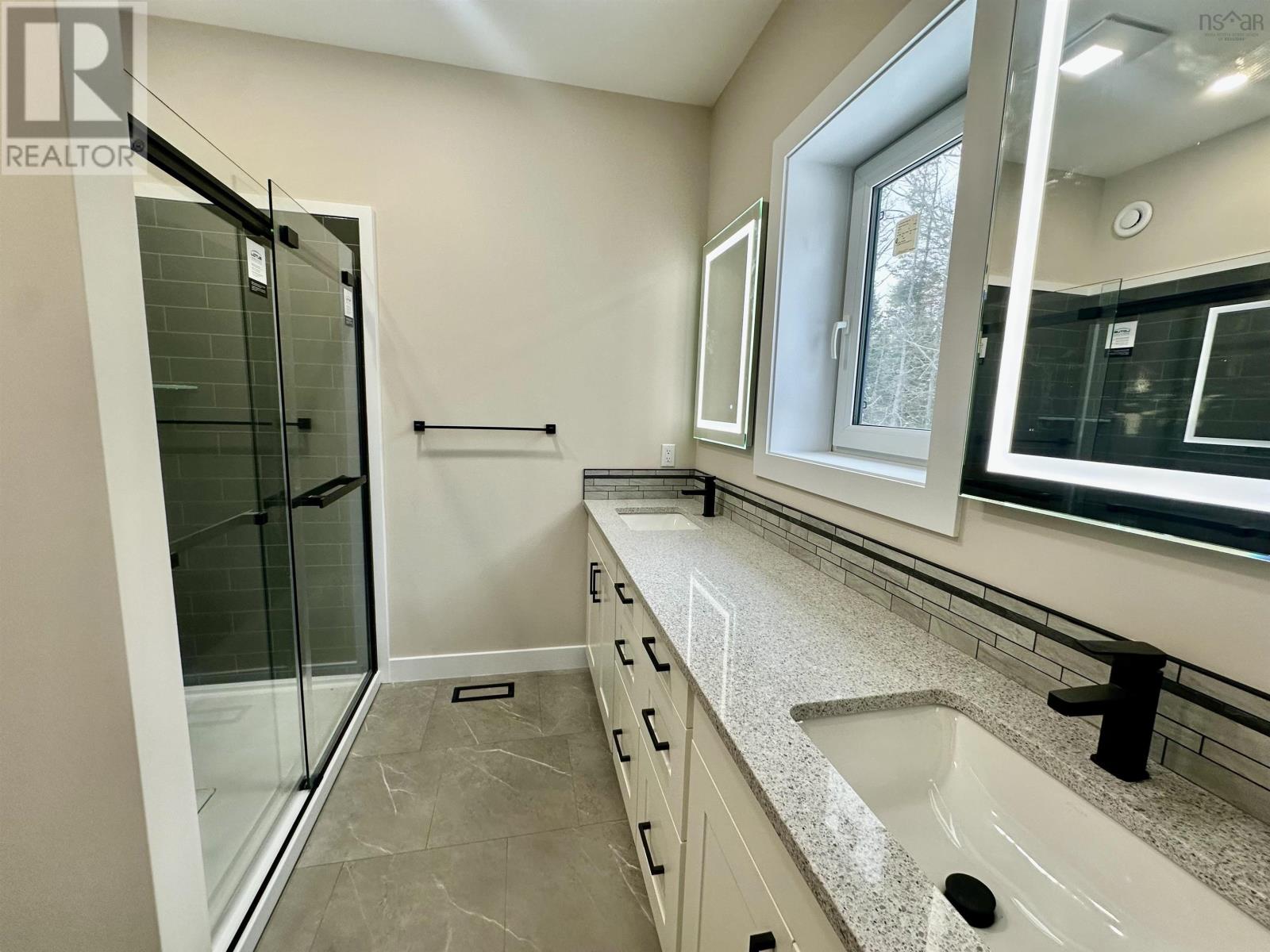 11 Chiavari Close Property Photo 20