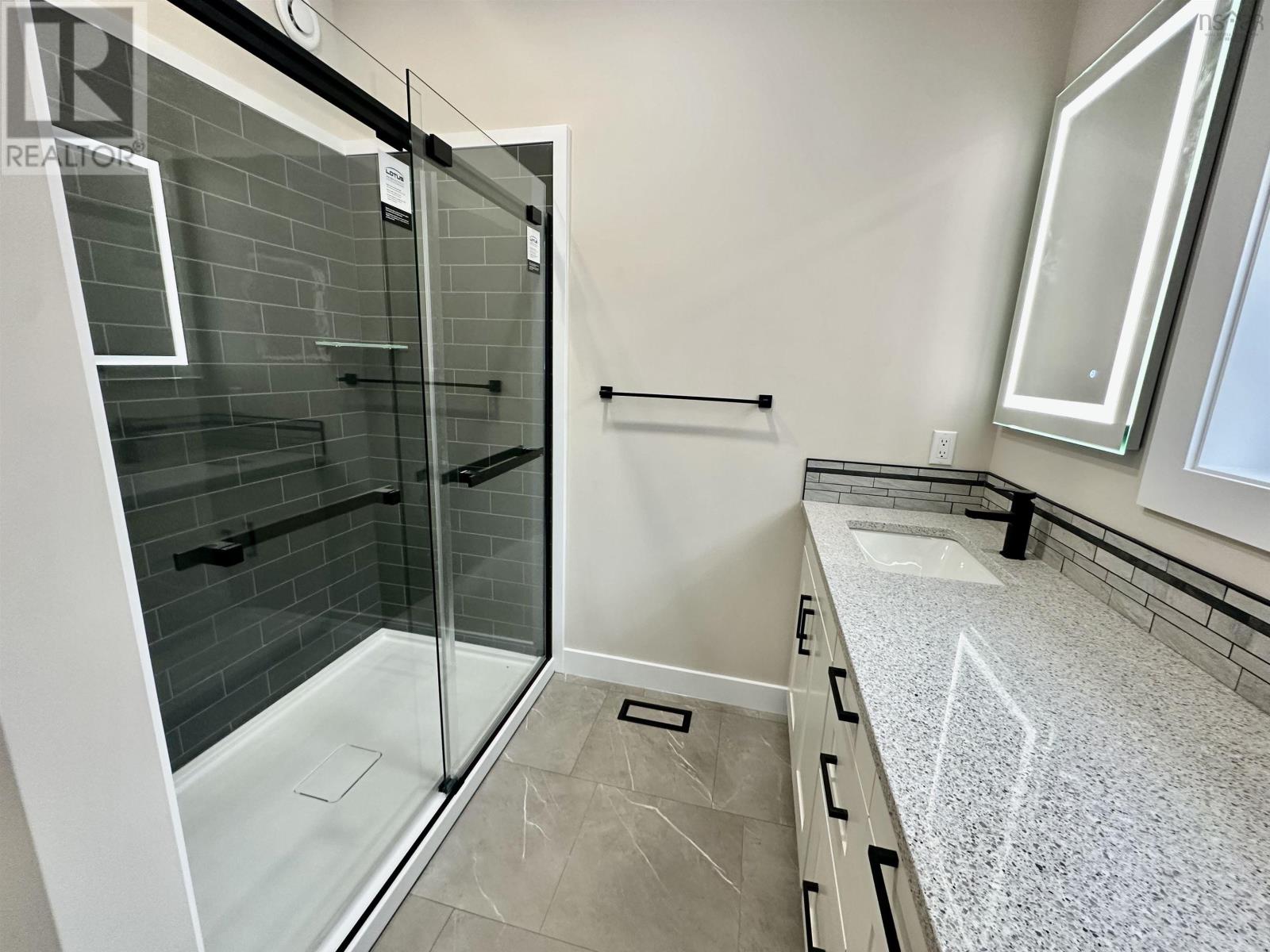 11 Chiavari Close Property Photo 21