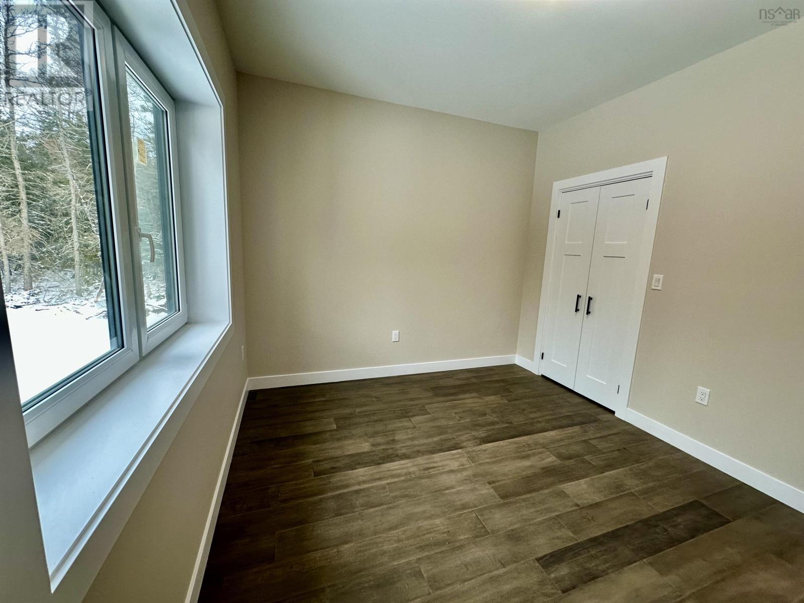 11 Chiavari Close Property Photo 28