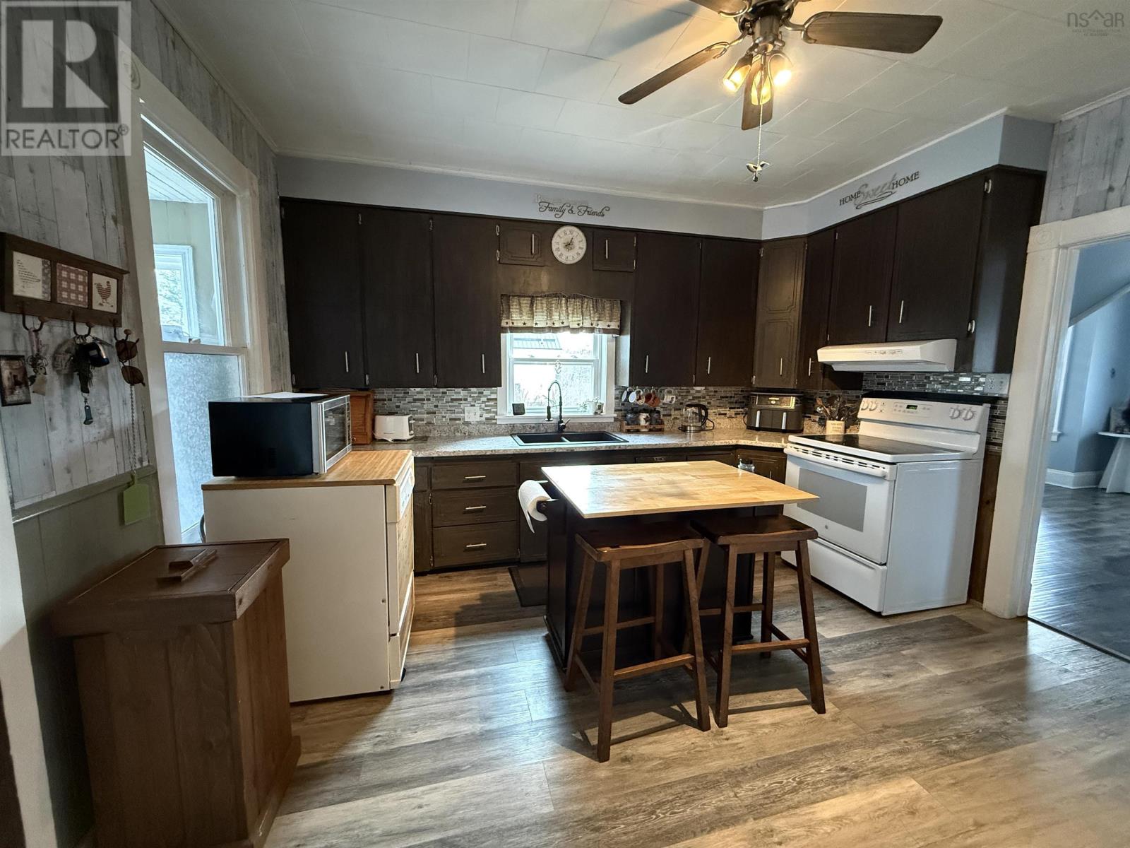 13720 Highway 3 Property Photo 15