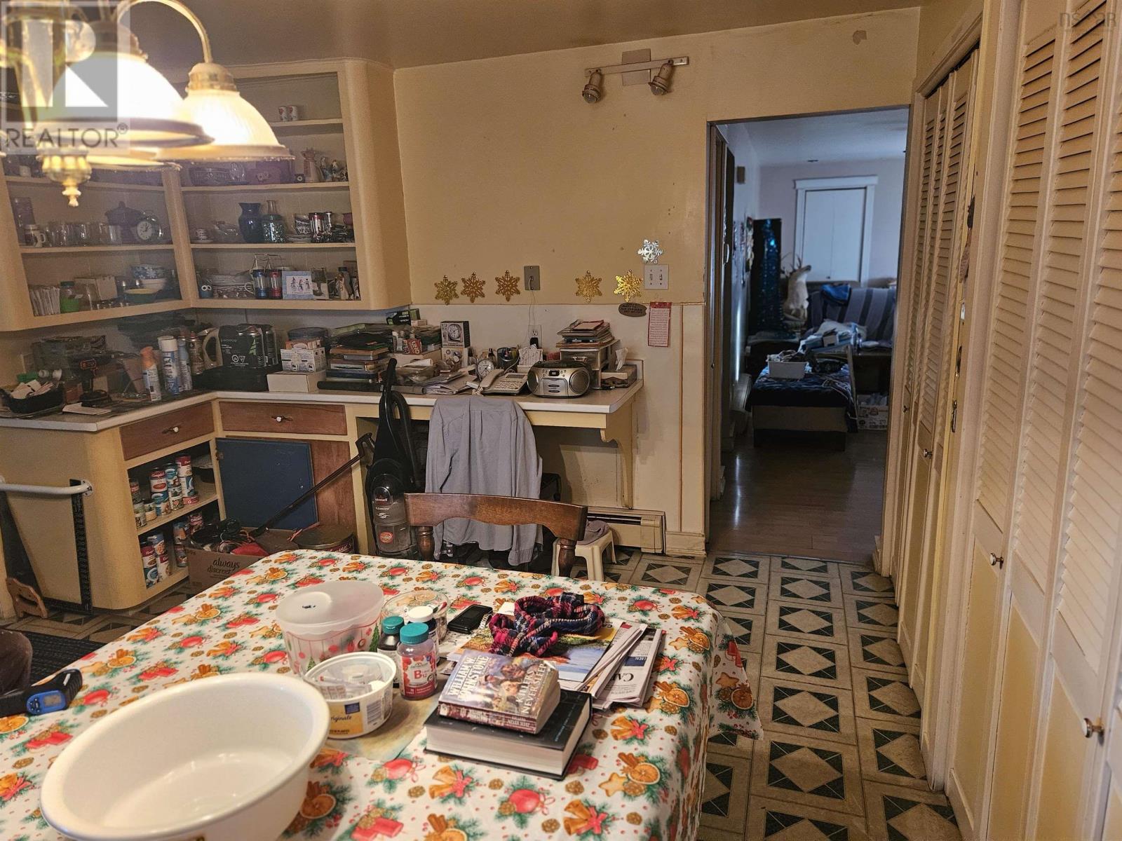 200 Reserve Street Property Photo 14