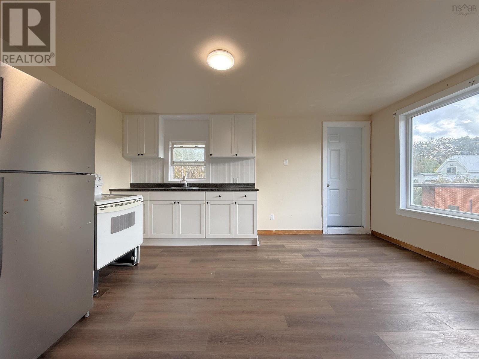 5257 Highway 10 Property Photo 1