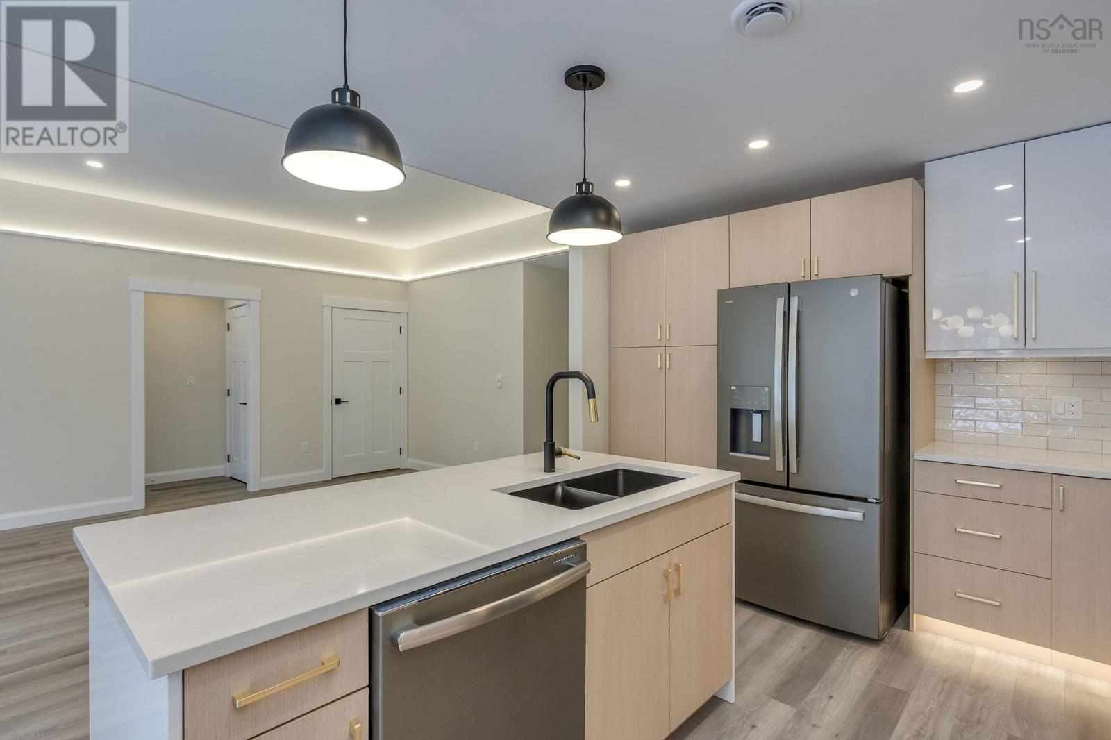 10 Peterson Street Property Photo 18