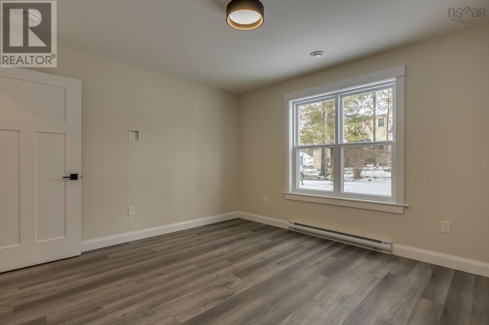 10 Peterson Street Property Photo 28