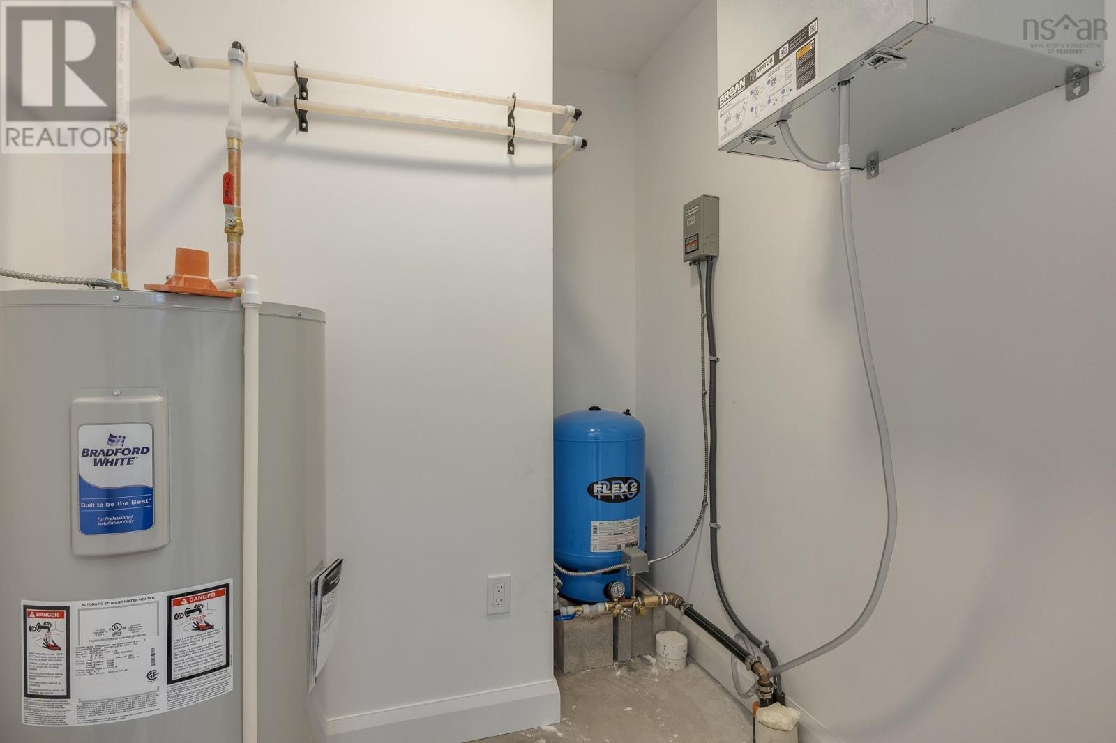 10 Peterson Street Property Photo 32