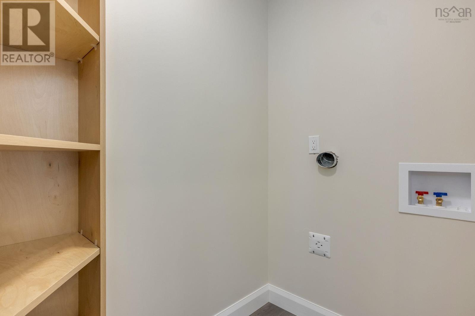 10 Peterson Street Property Photo 33