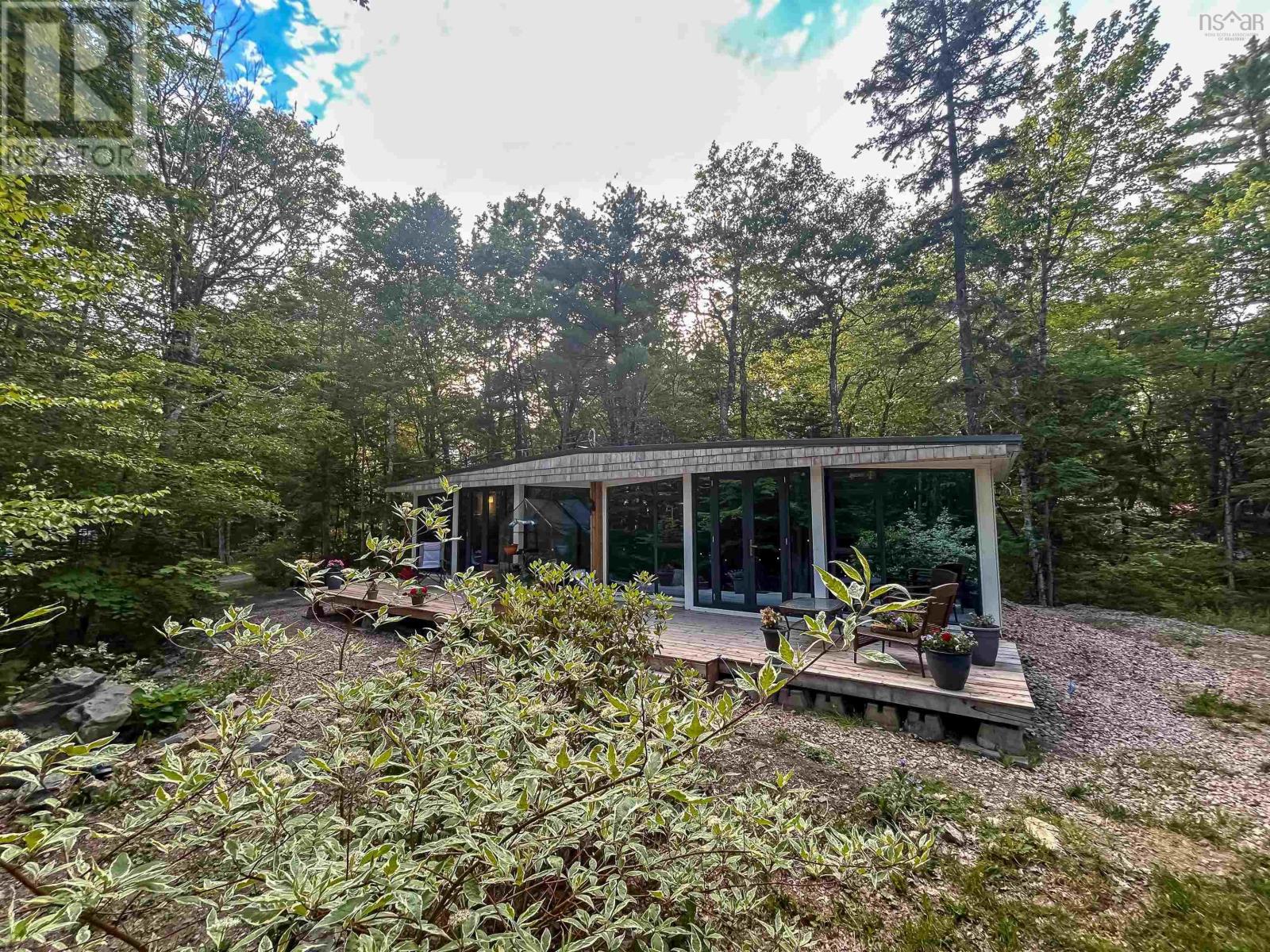 25 Hirtle Drive Property Photo 1