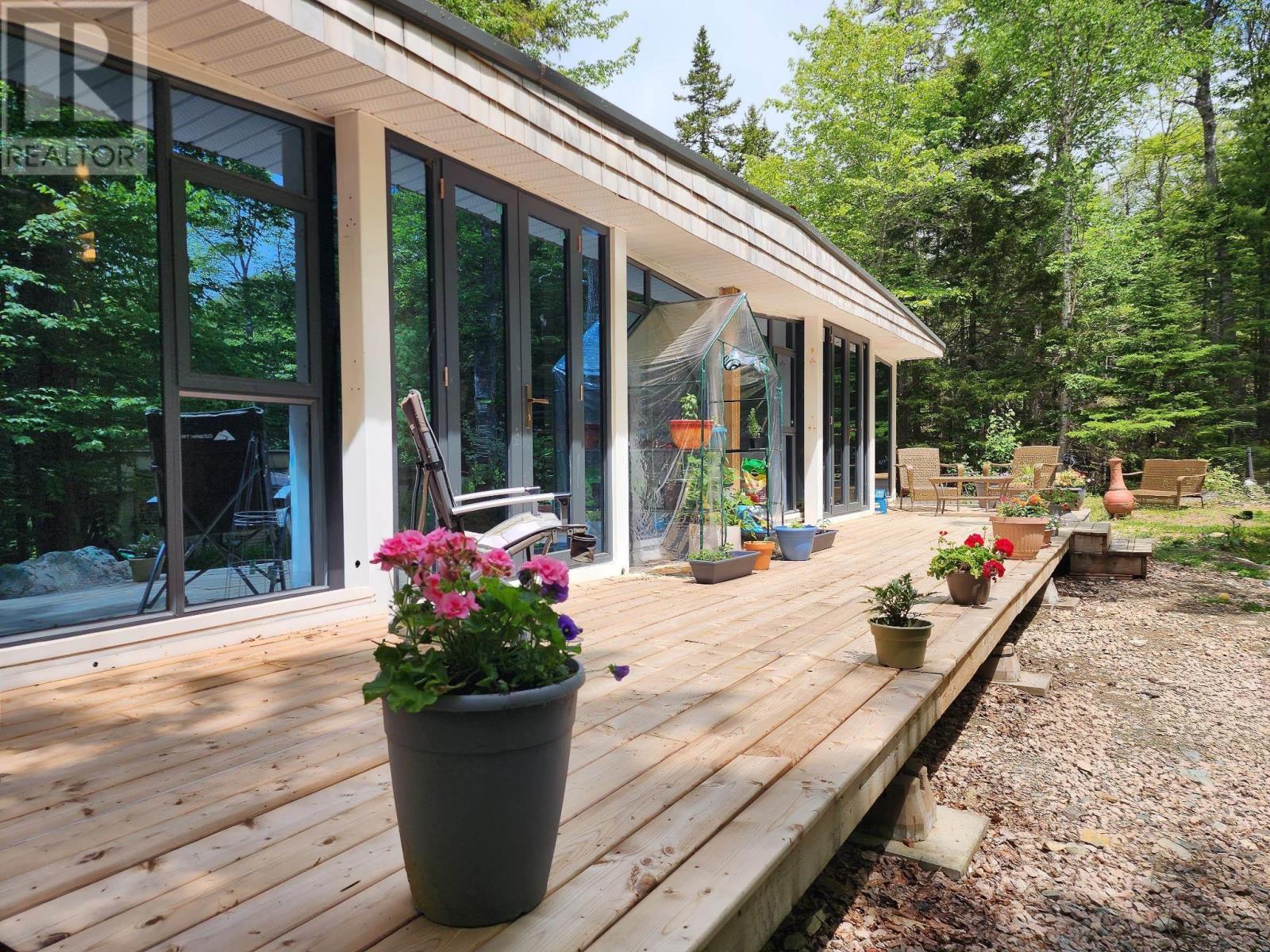 25 Hirtle Drive Property Photo 18
