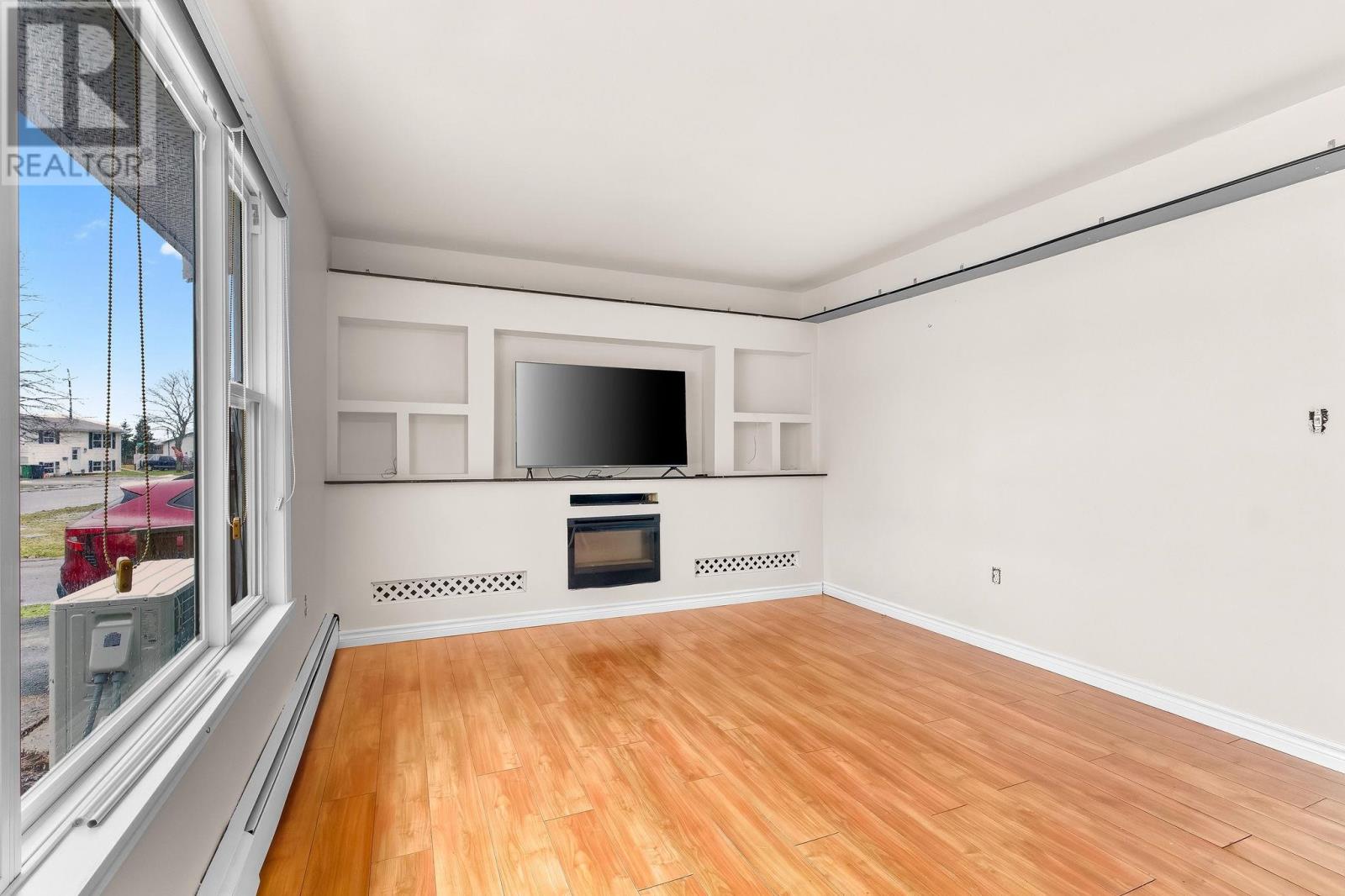 213 Patterson Drive Property Photo 2