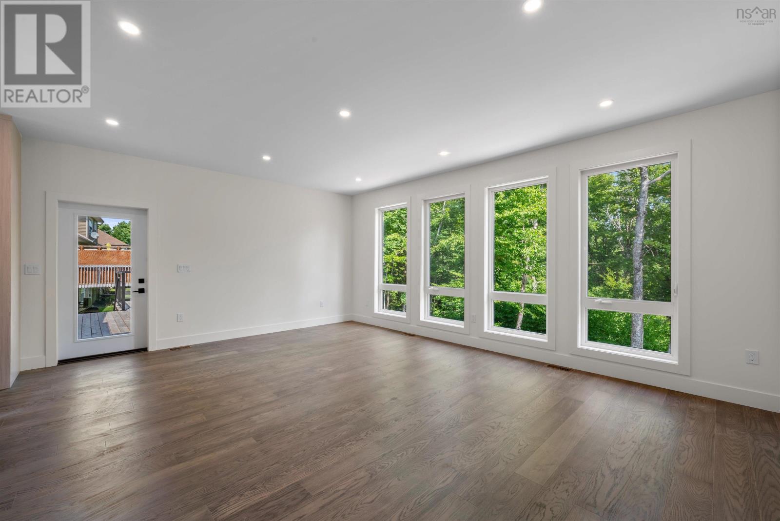 171 Carnoustie Drive Property Photo 8
