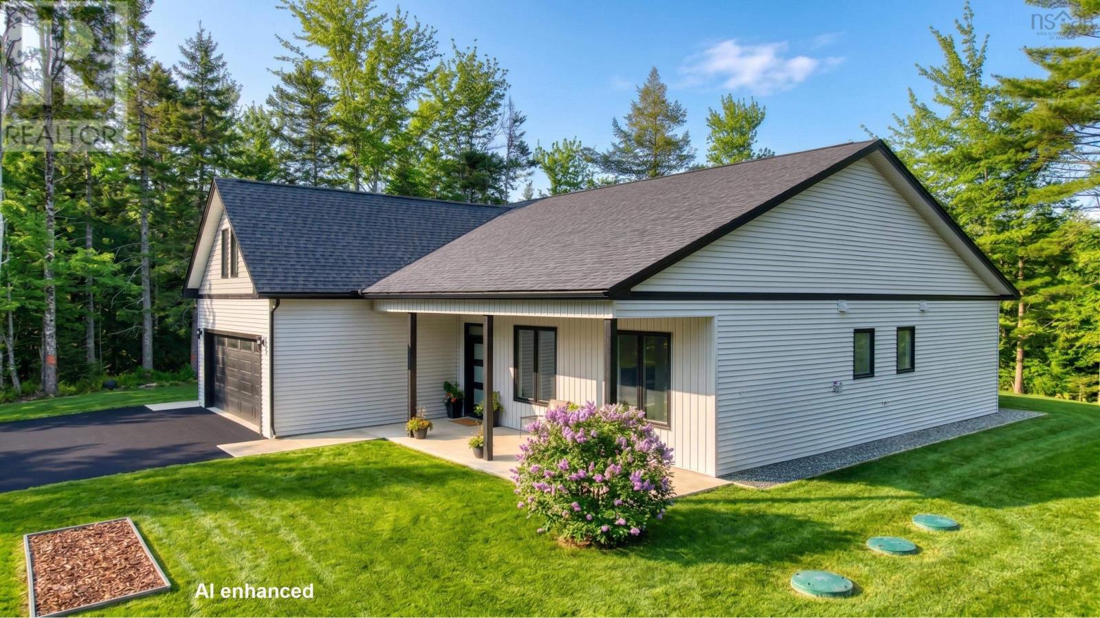 17 Soleil Crescent Property Photo 7