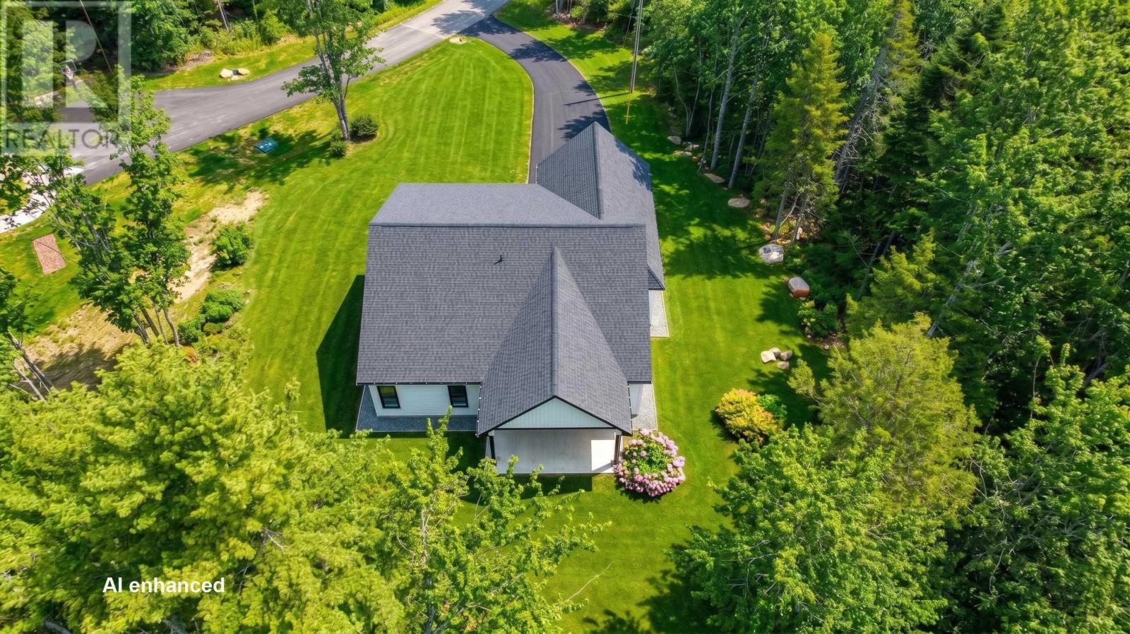 17 Soleil Crescent Property Photo 11