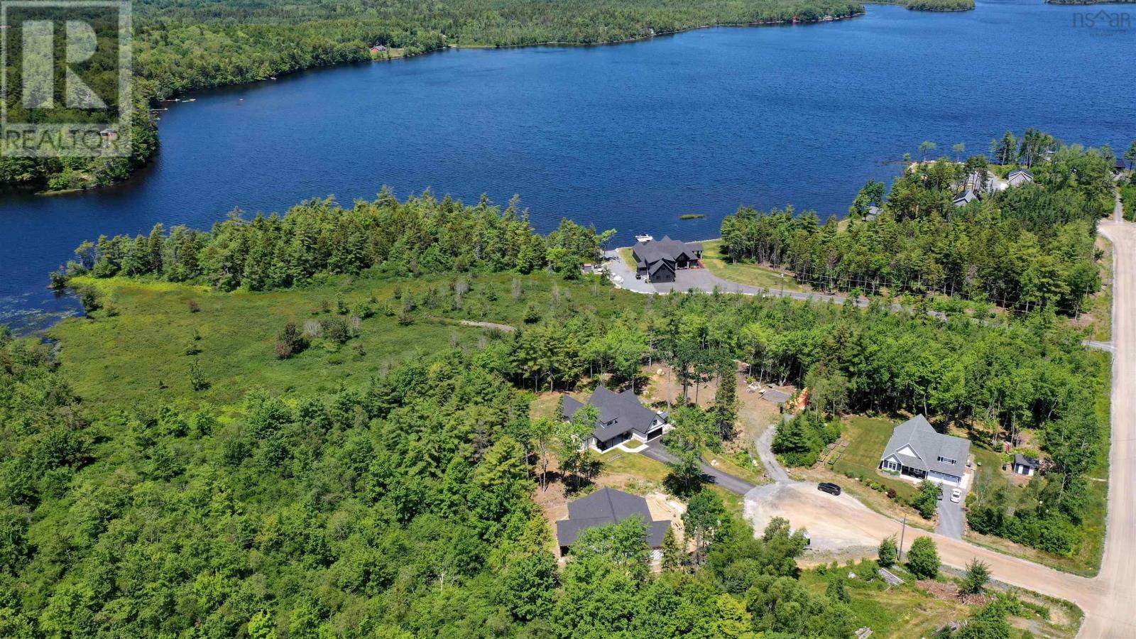 17 Soleil Crescent Property Photo 14