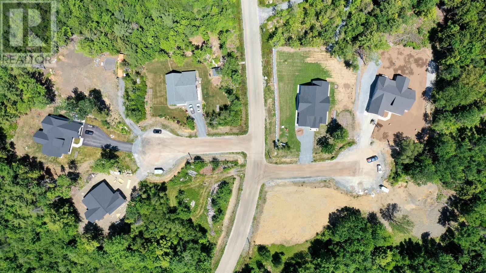 17 Soleil Crescent Property Photo 16