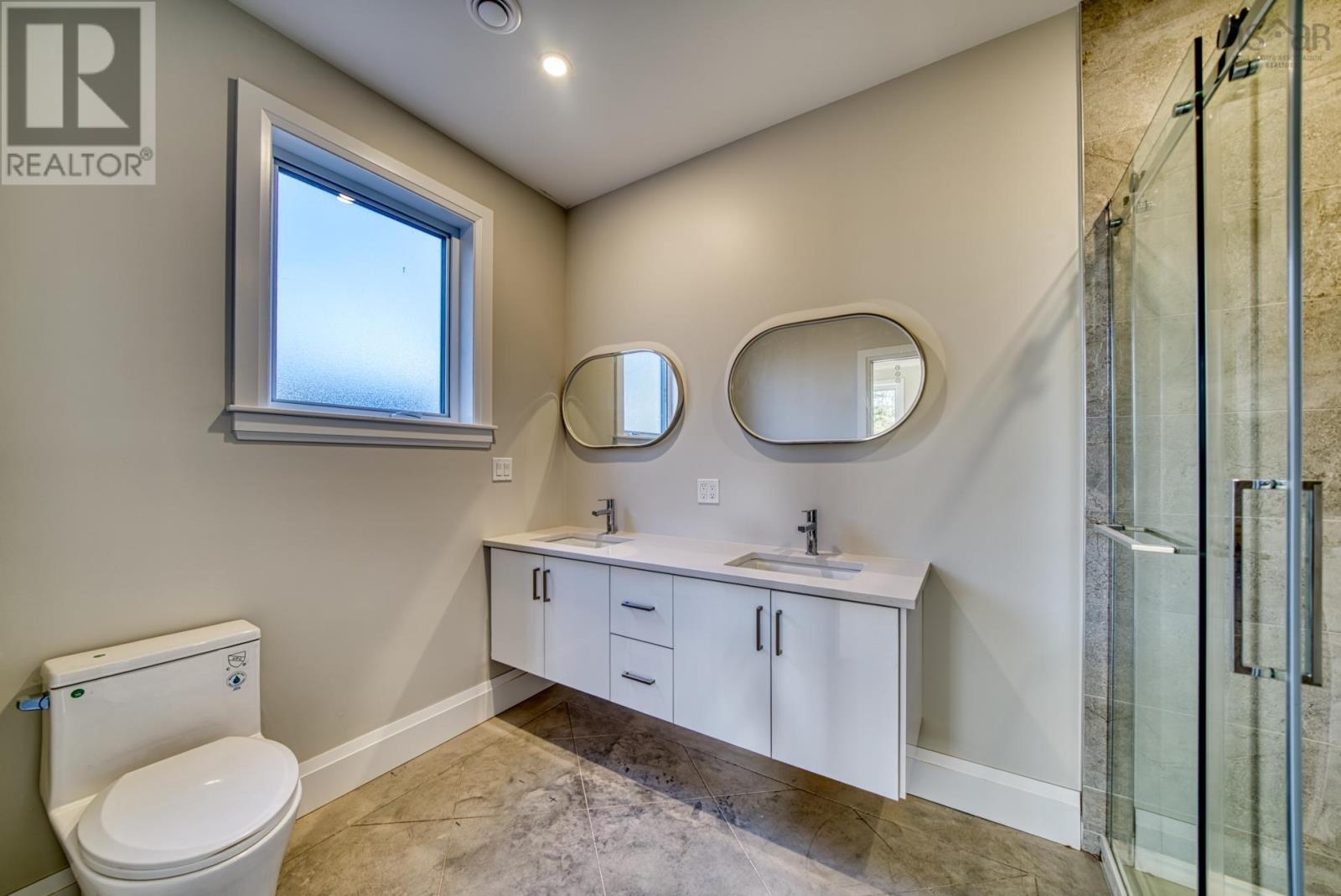 17 Soleil Crescent Property Photo 34