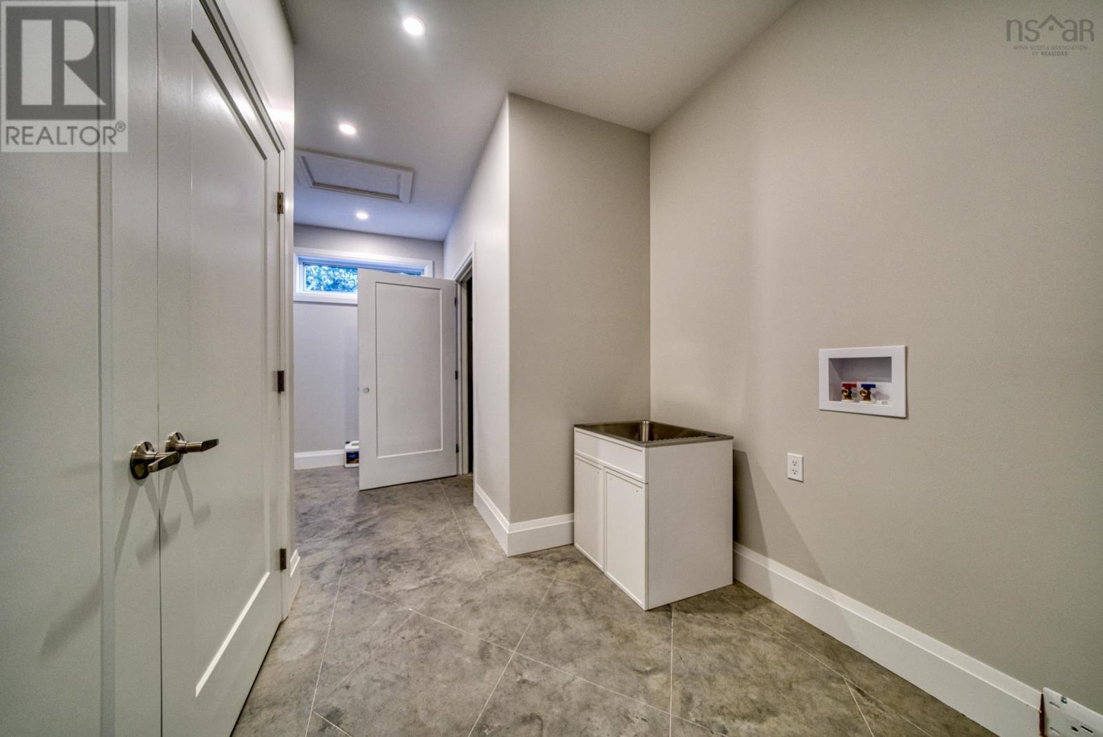 17 Soleil Crescent Property Photo 39