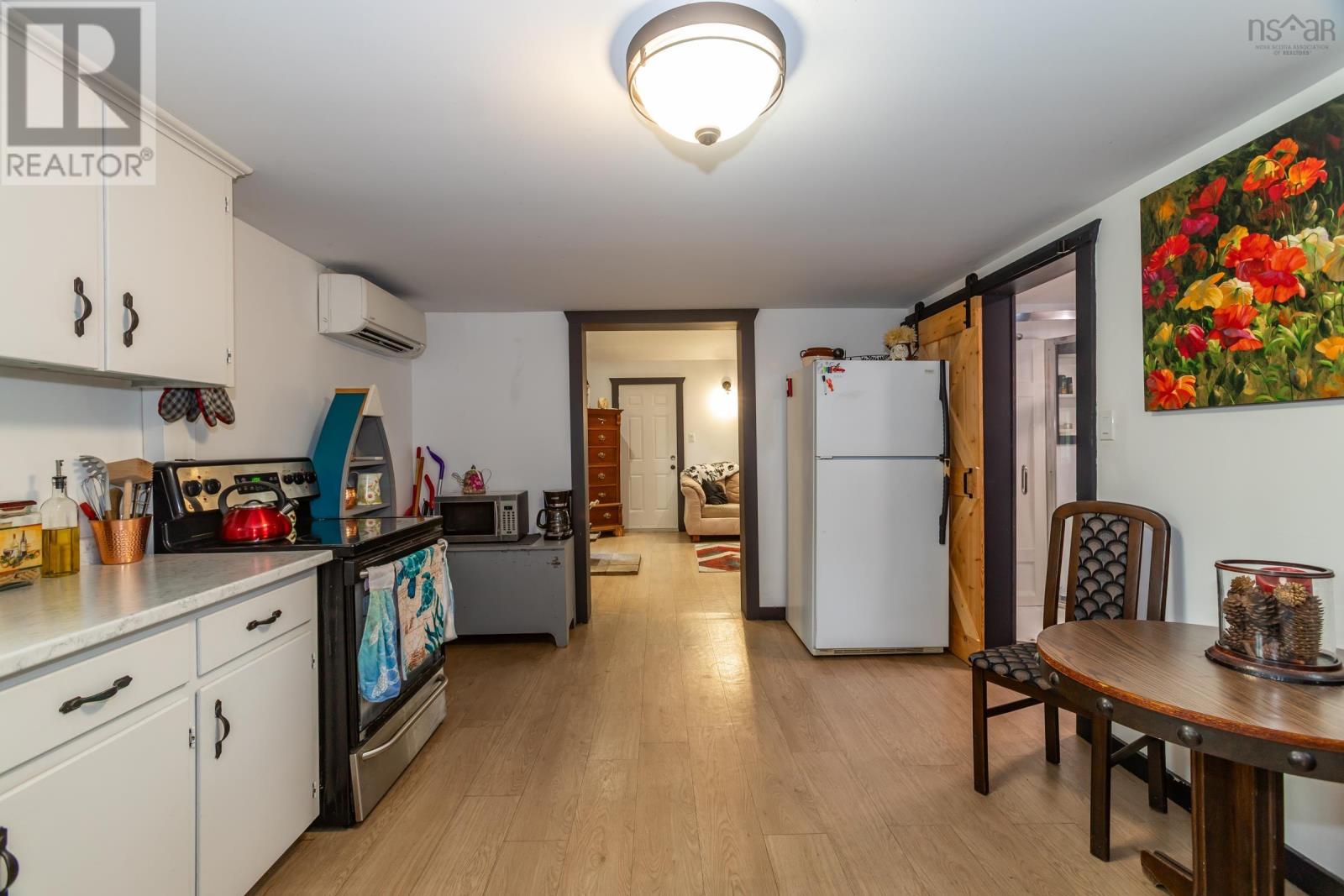 2546 Virginia Road Property Photo 8