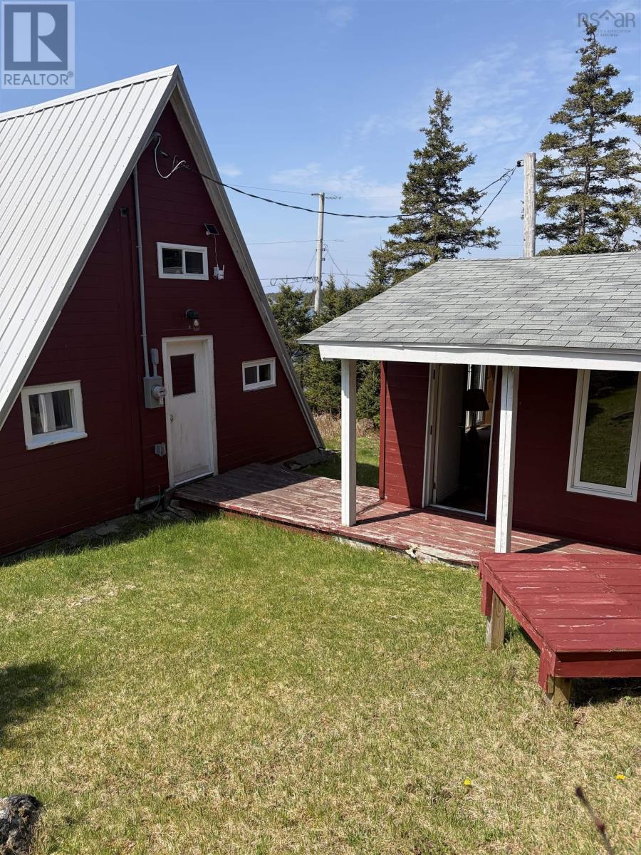 671 South Shore Road Property Photo 15