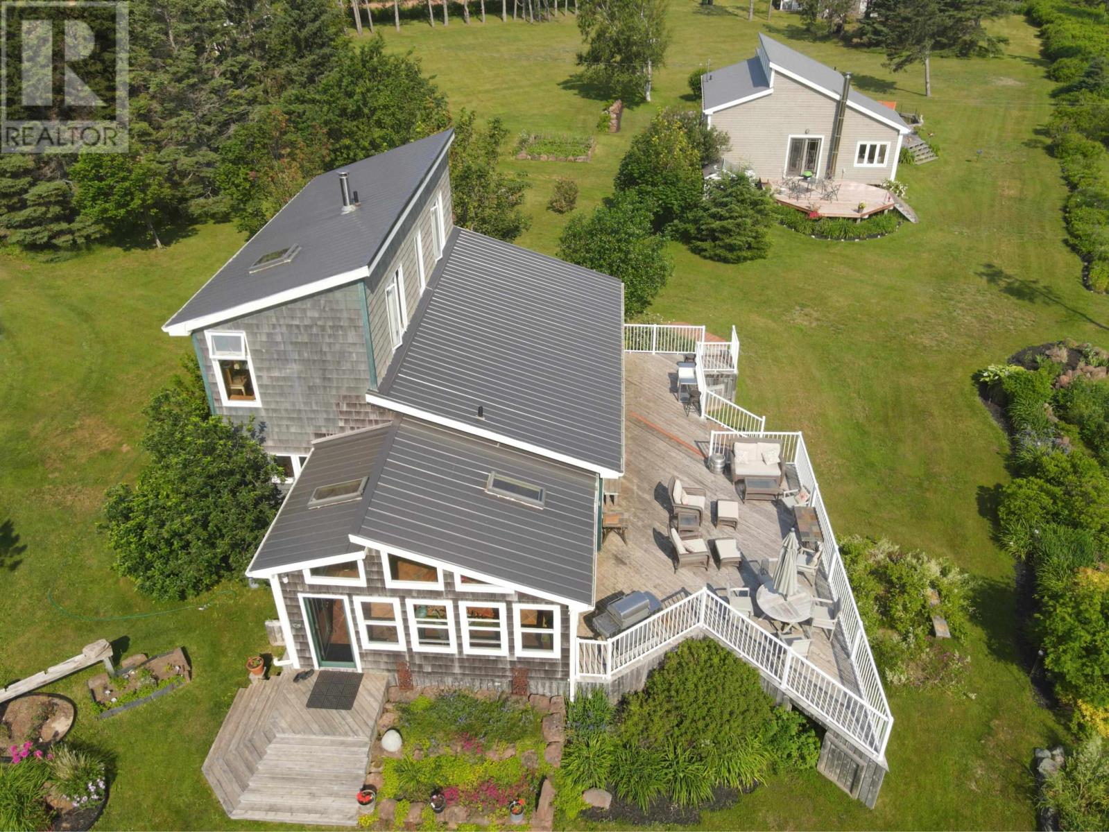 7 Bayside Crescent Property Photo 1